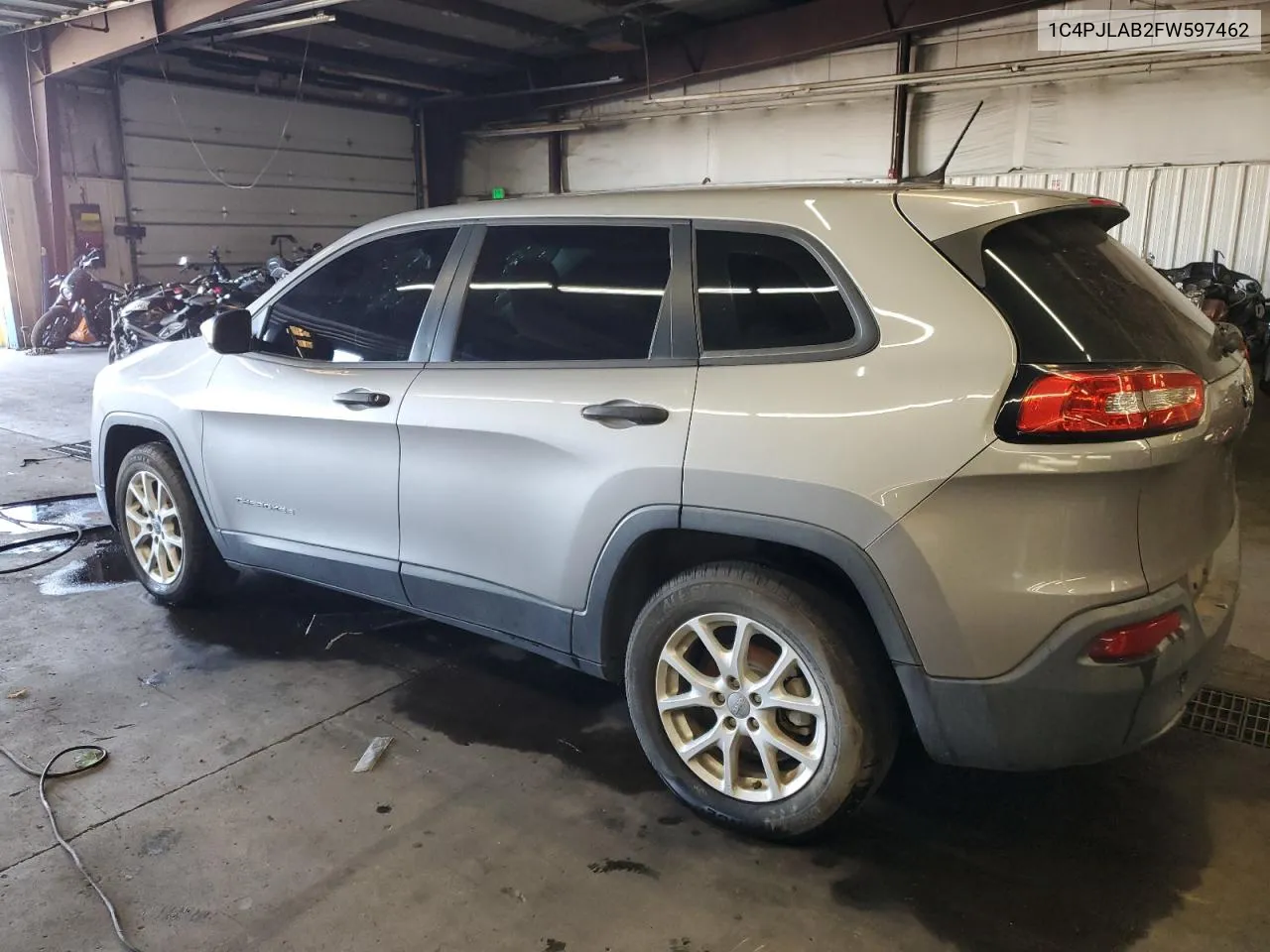 2015 Jeep Cherokee Sport VIN: 1C4PJLAB2FW597462 Lot: 73320504