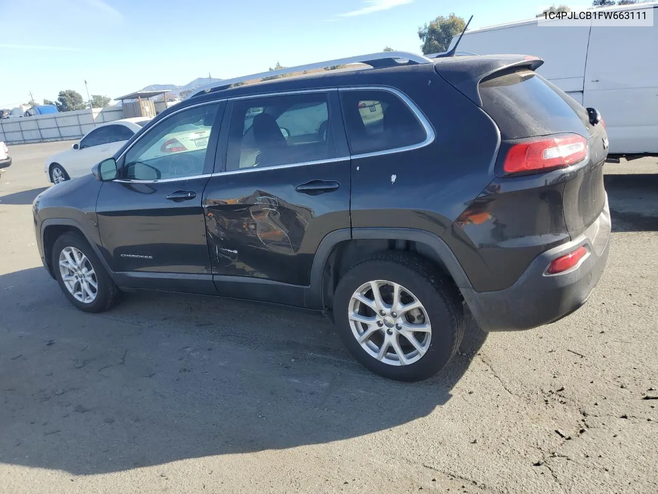 2015 Jeep Cherokee Latitude VIN: 1C4PJLCB1FW663111 Lot: 73489944