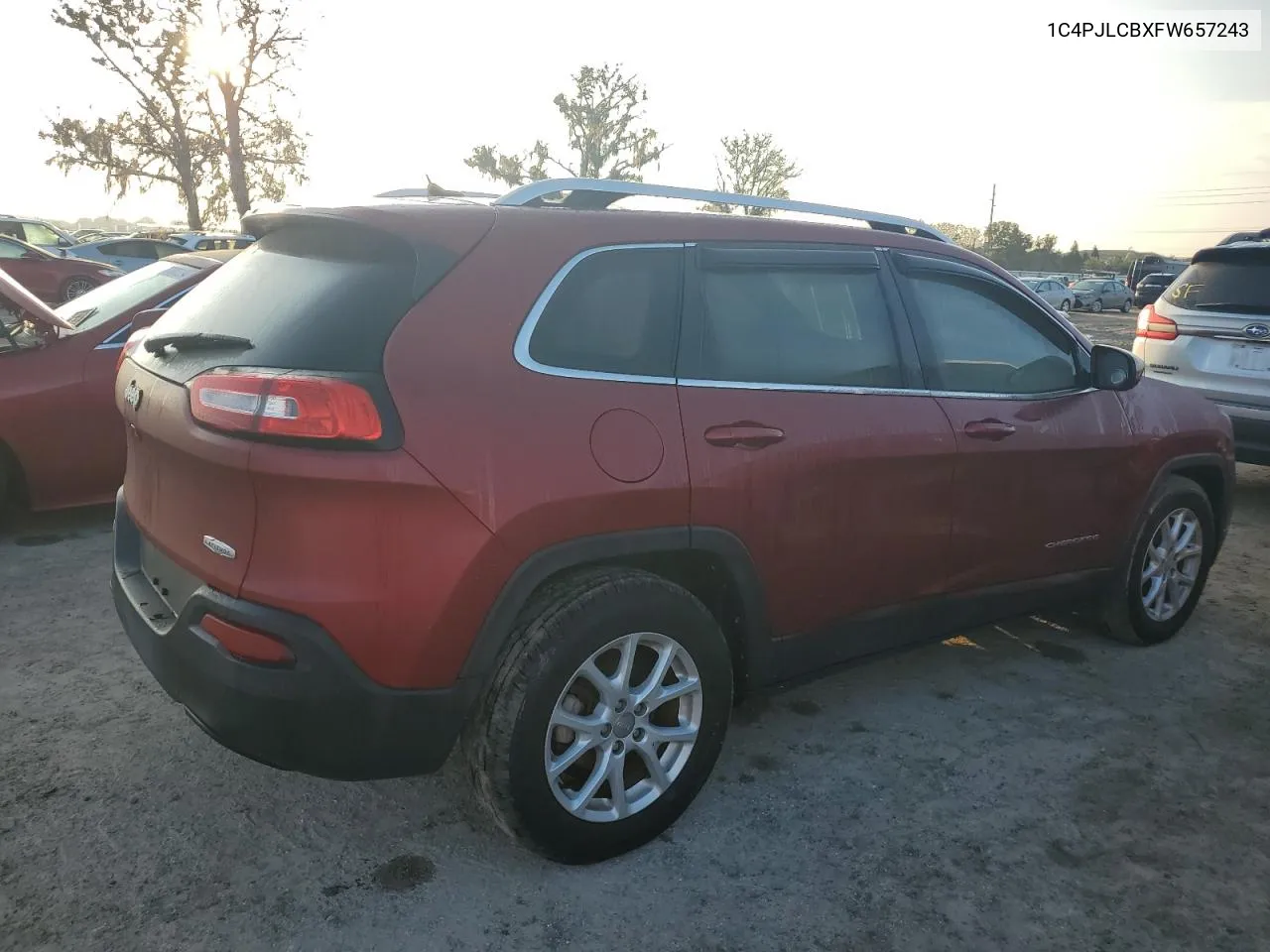 2015 Jeep Cherokee Latitude VIN: 1C4PJLCBXFW657243 Lot: 73807904