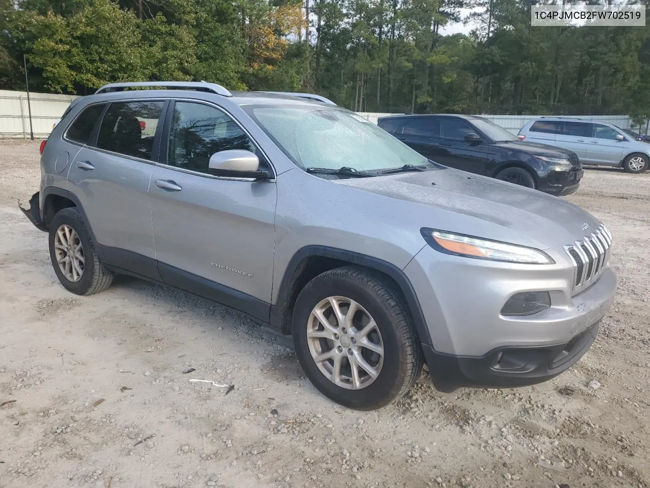 2015 Jeep Cherokee Latitude VIN: 1C4PJMCB2FW702519 Lot: 75631404