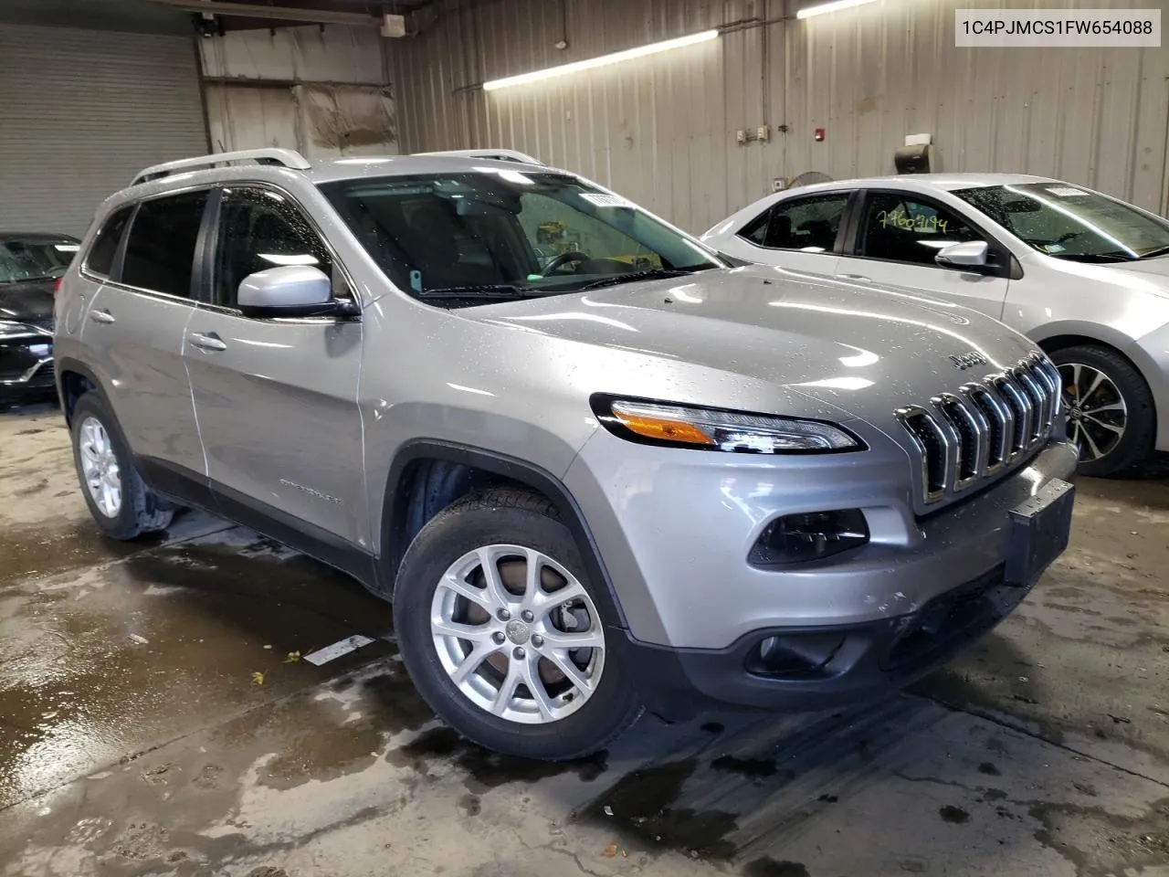 2015 Jeep Cherokee Latitude VIN: 1C4PJMCS1FW654088 Lot: 77677714