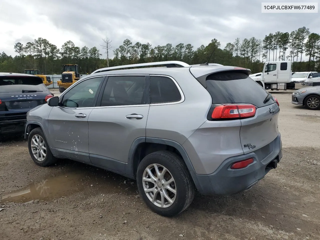 2015 Jeep Cherokee Latitude VIN: 1C4PJLCBXFW677489 Lot: 78652564