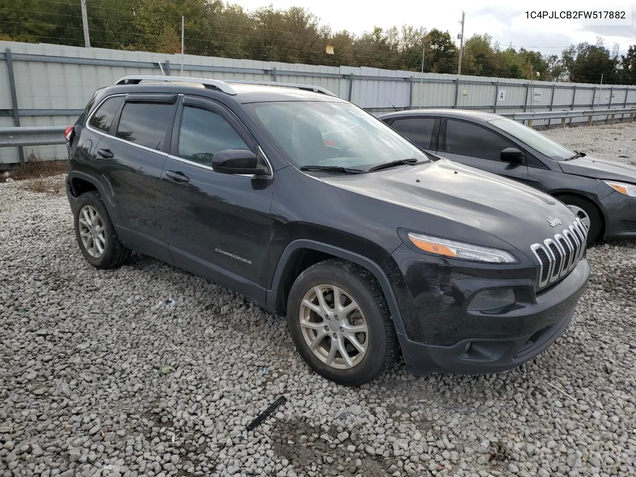 2015 Jeep Cherokee Latitude VIN: 1C4PJLCB2FW517882 Lot: 79537764