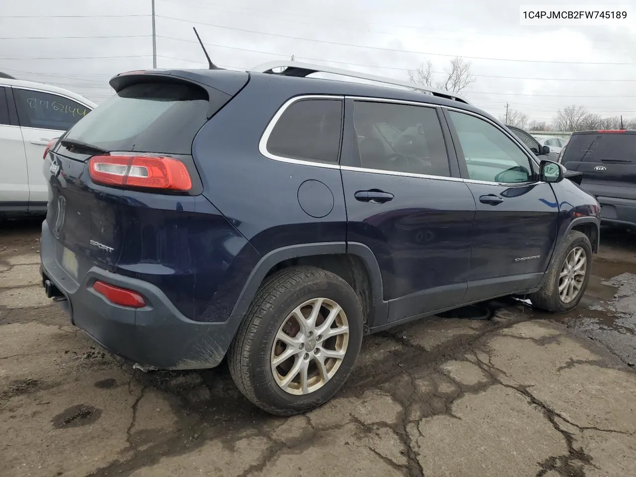 2015 Jeep Cherokee Latitude VIN: 1C4PJMCB2FW745189 Lot: 81248934