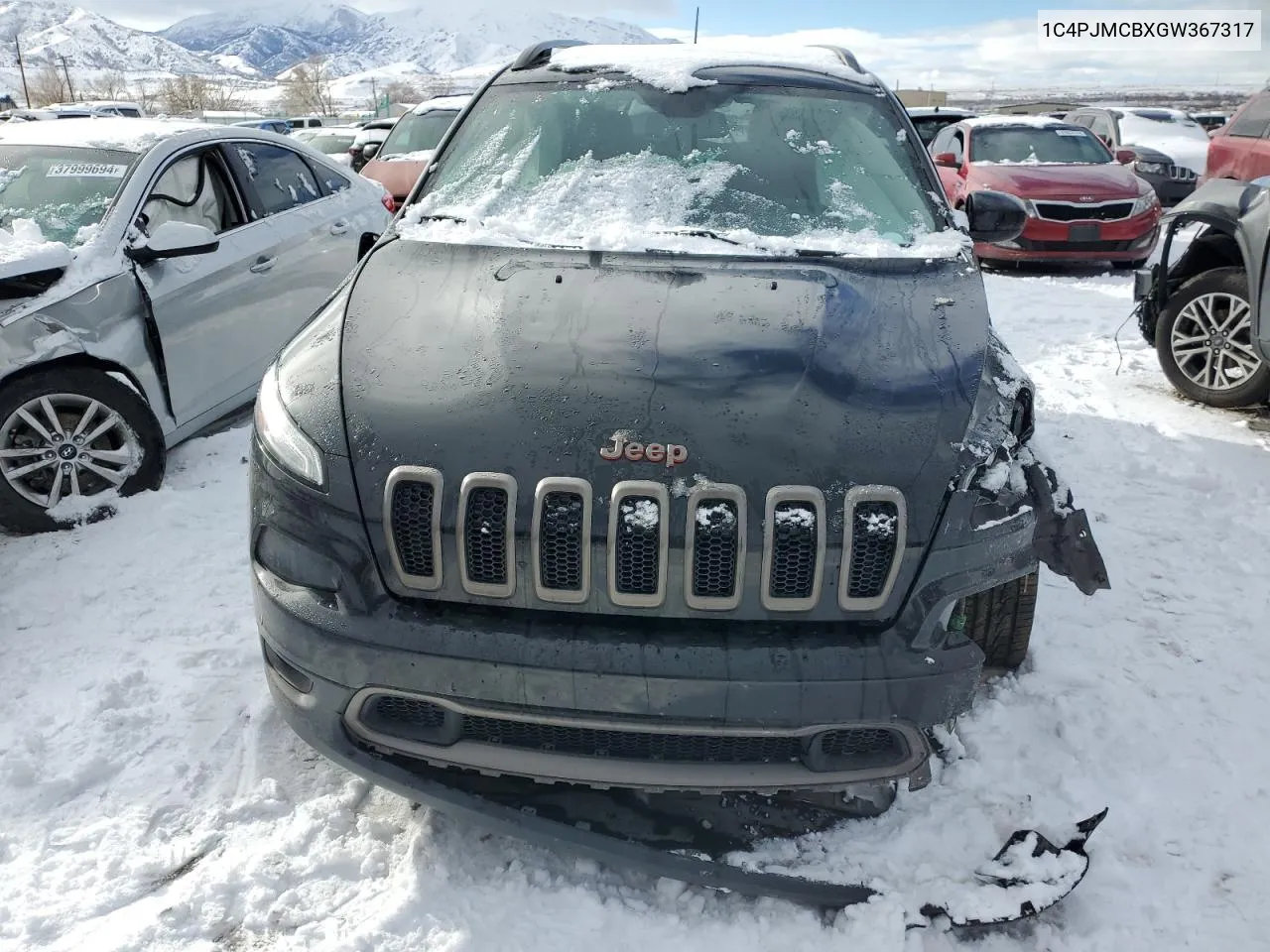 2016 Jeep Cherokee Latitude VIN: 1C4PJMCBXGW367317 Lot: 37696904