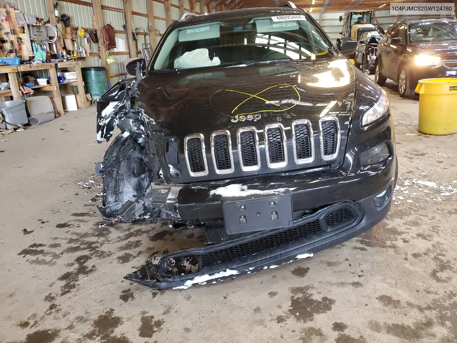 2016 Jeep Cherokee Latitude VIN: 1C4PJMCS2GW124780 Lot: 48095444