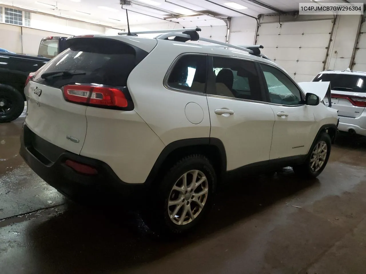 2016 Jeep Cherokee Latitude VIN: 1C4PJMCB7GW296304 Lot: 50273474