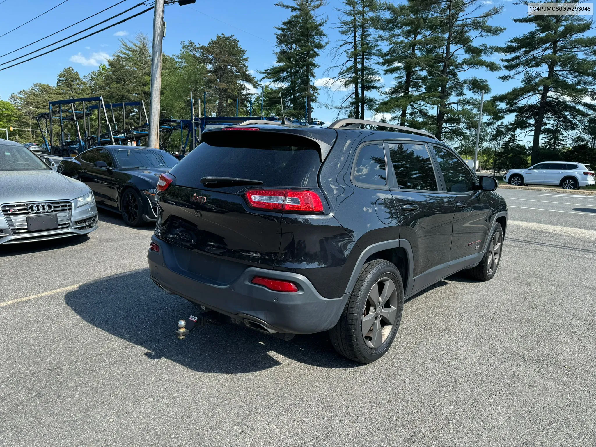 2016 Jeep Cherokee Latitude VIN: 1C4PJMCS0GW293048 Lot: 57038754