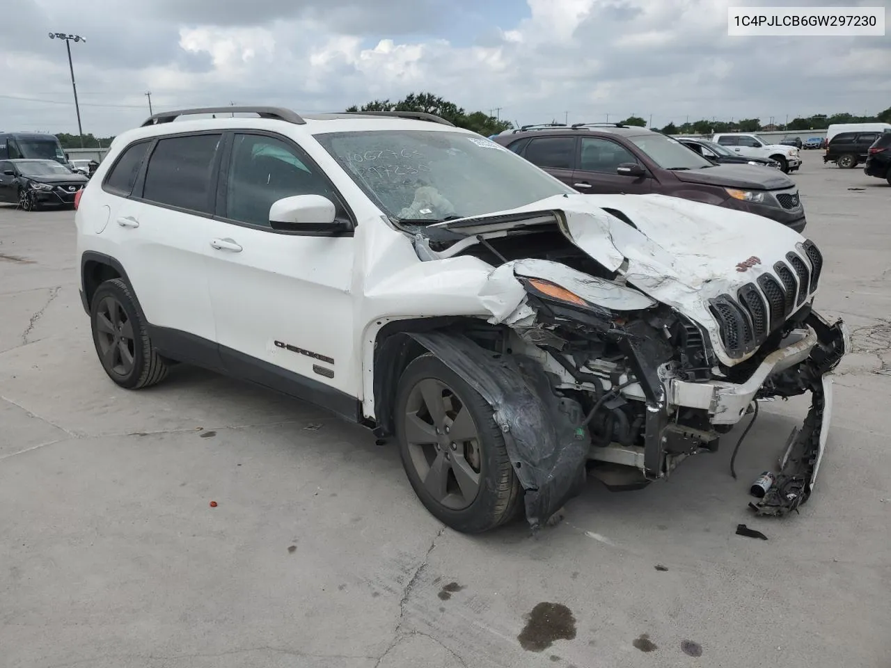 2016 Jeep Cherokee Latitude VIN: 1C4PJLCB6GW297230 Lot: 59757354