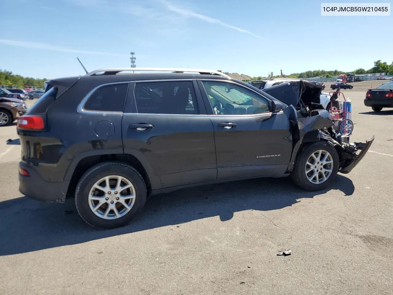 2016 Jeep Cherokee Latitude VIN: 1C4PJMCB5GW210455 Lot: 61000294