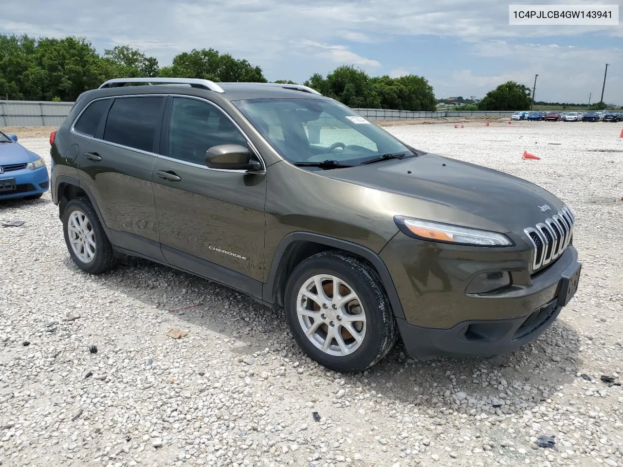 2016 Jeep Cherokee Latitude VIN: 1C4PJLCB4GW143941 Lot: 61130334