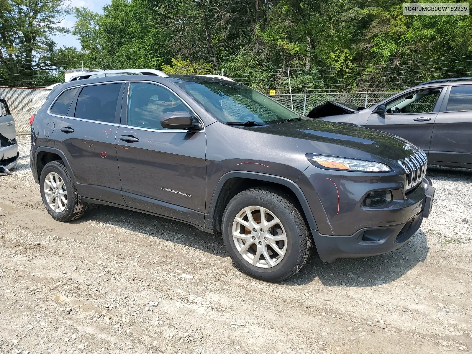 2016 Jeep Cherokee Latitude VIN: 1C4PJMCB0GW182239 Lot: 64288854