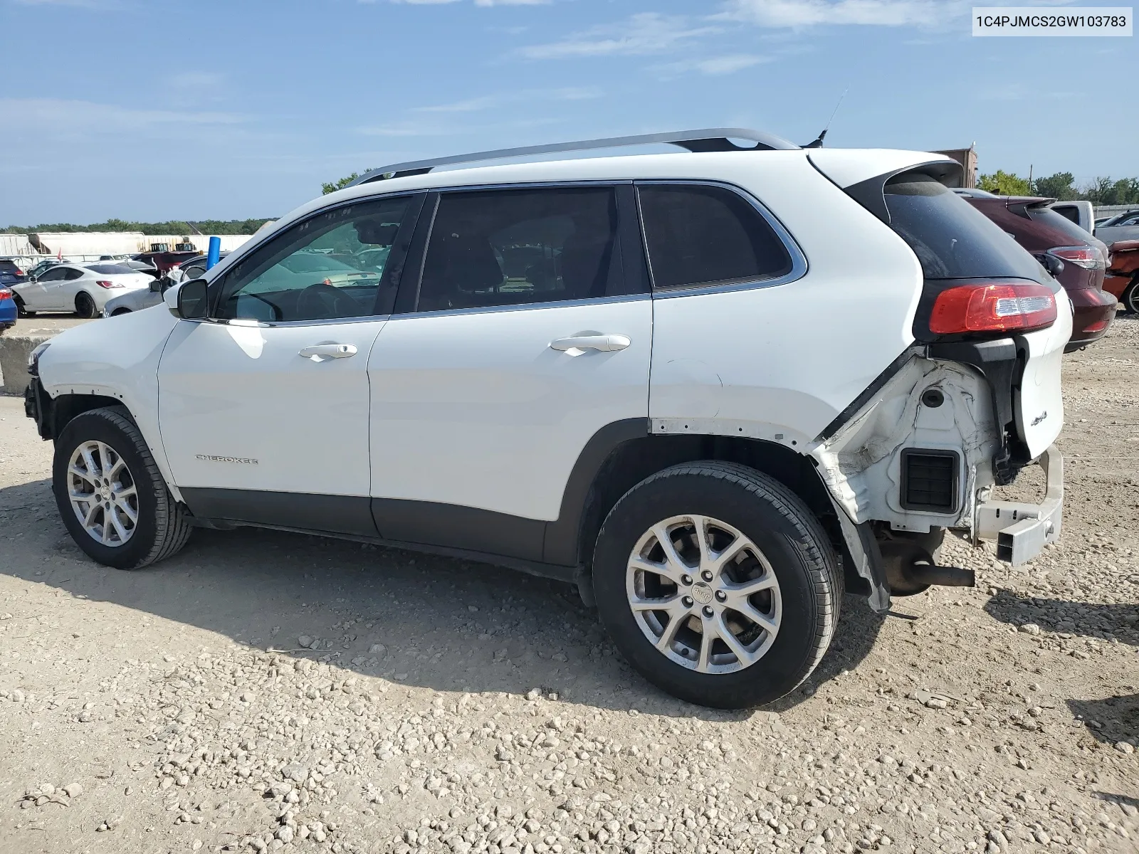 2016 Jeep Cherokee Latitude VIN: 1C4PJMCS2GW103783 Lot: 65023384