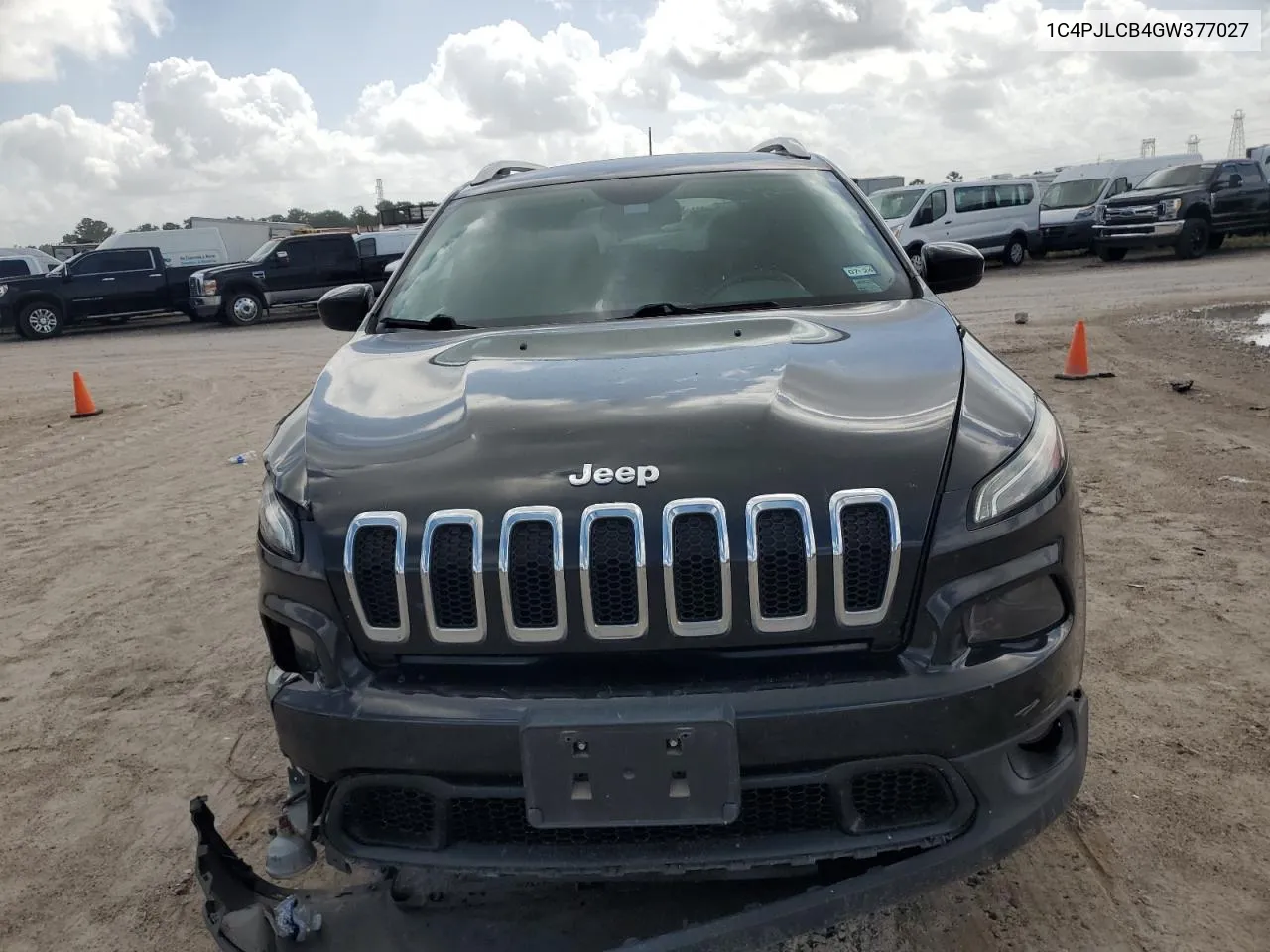 2016 Jeep Cherokee Latitude VIN: 1C4PJLCB4GW377027 Lot: 65365854