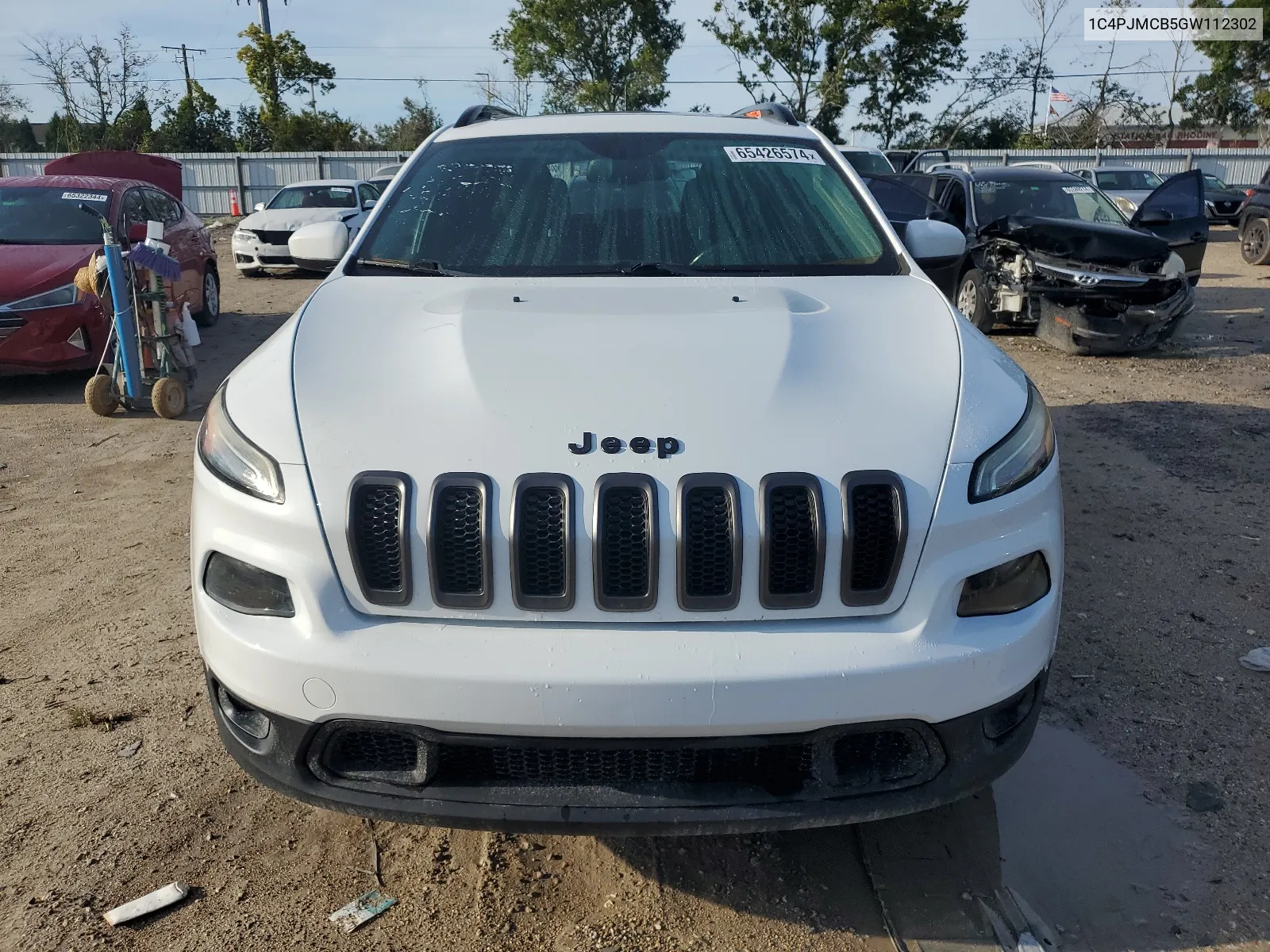 2016 Jeep Cherokee Latitude VIN: 1C4PJMCB5GW112302 Lot: 65426574