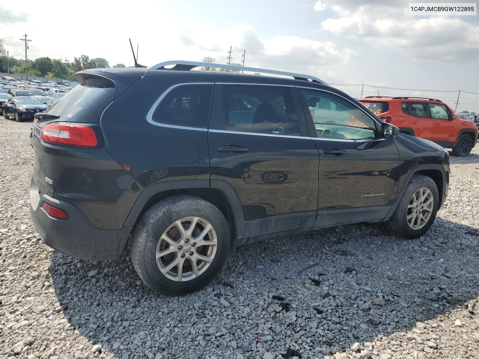 1C4PJMCB9GW122895 2016 Jeep Cherokee Latitude