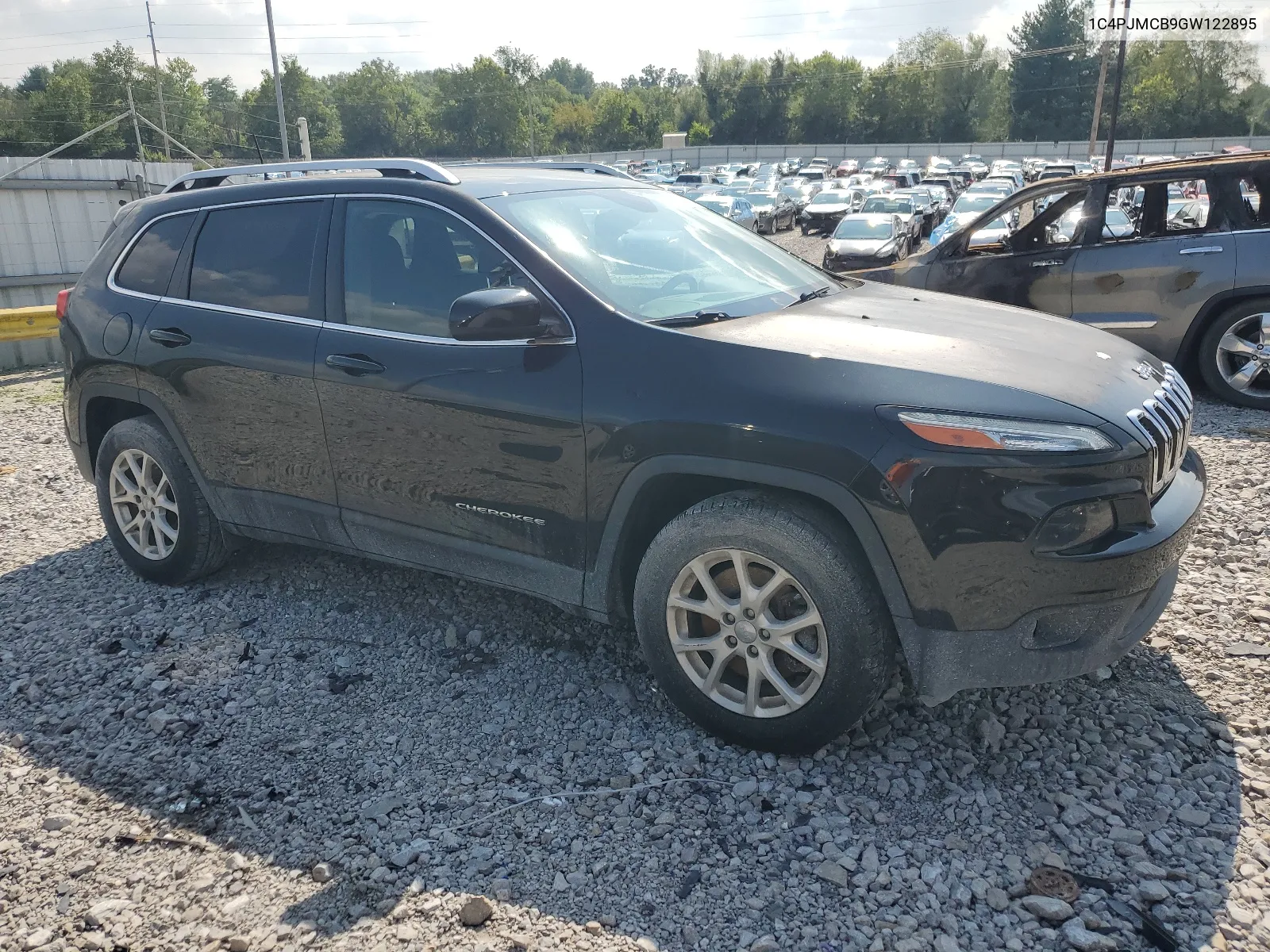 1C4PJMCB9GW122895 2016 Jeep Cherokee Latitude