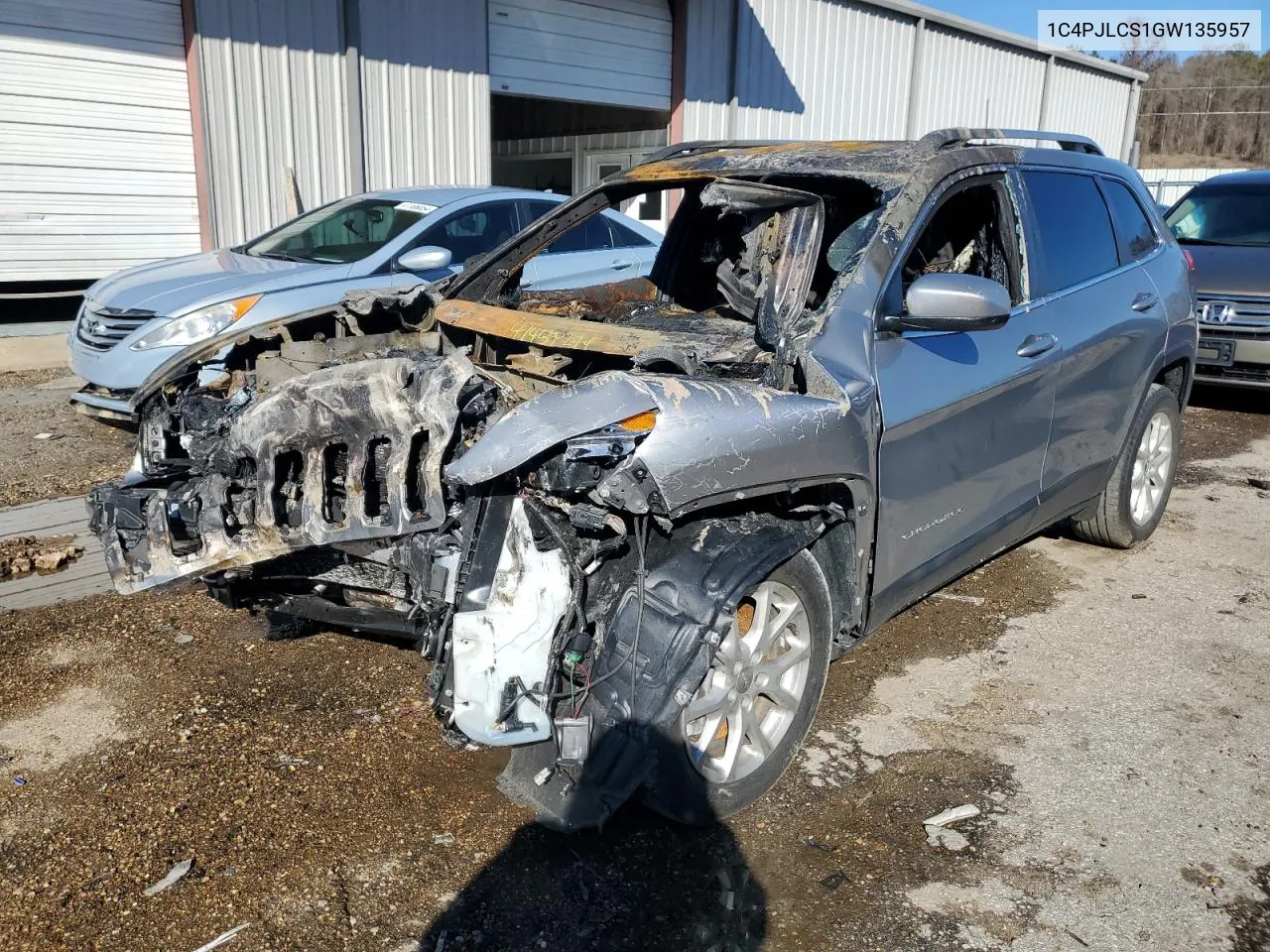 2016 Jeep Cherokee Latitude VIN: 1C4PJLCS1GW135957 Lot: 65936284