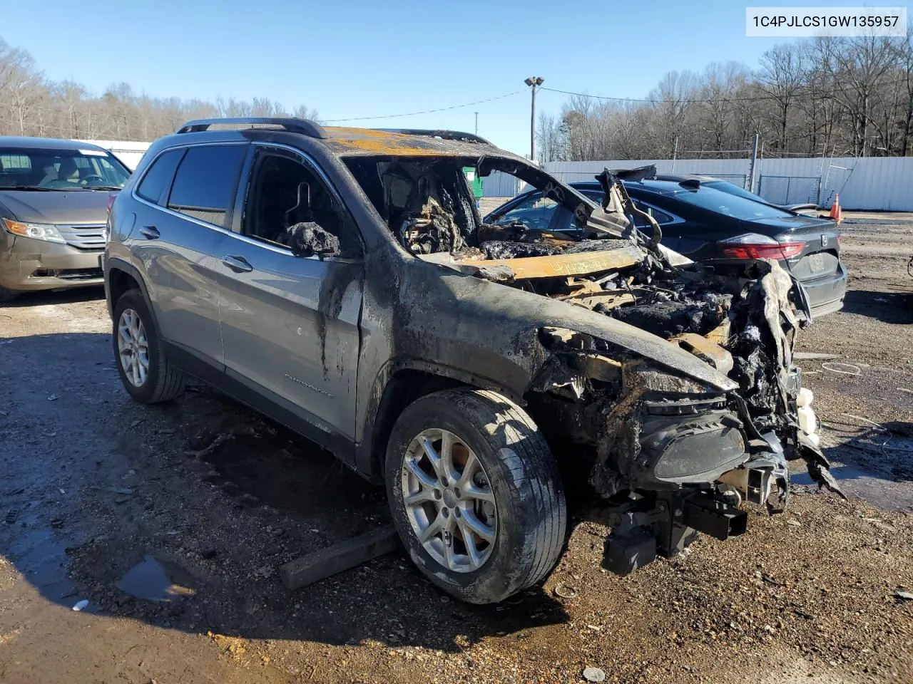 2016 Jeep Cherokee Latitude VIN: 1C4PJLCS1GW135957 Lot: 65936284