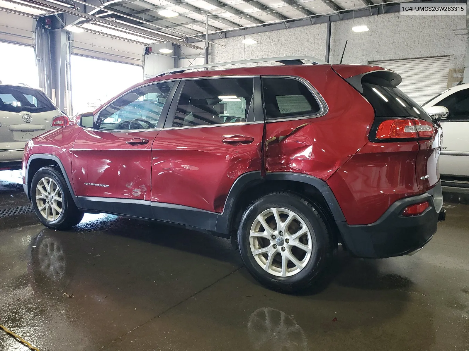 1C4PJMCS2GW283315 2016 Jeep Cherokee Latitude