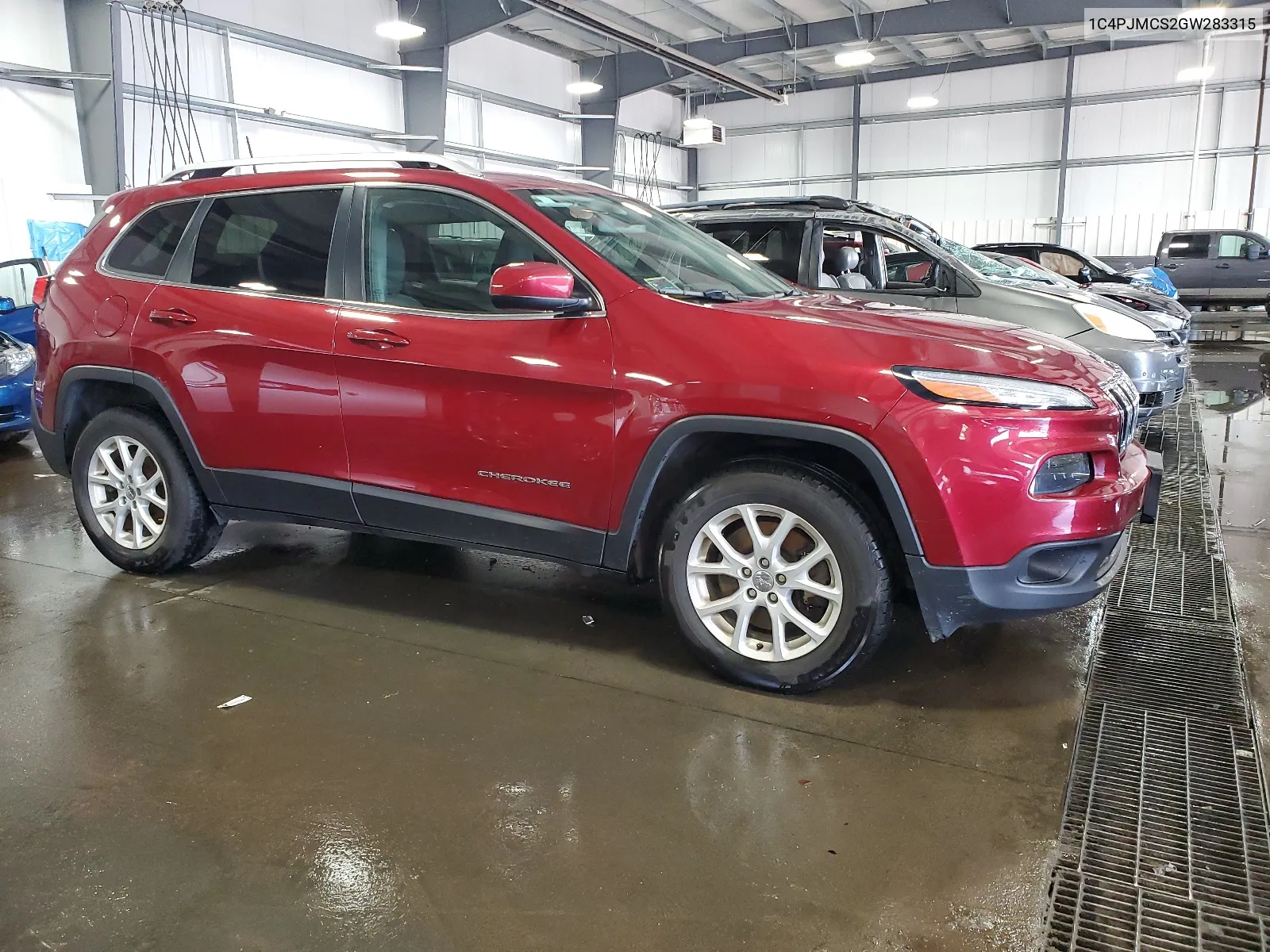 2016 Jeep Cherokee Latitude VIN: 1C4PJMCS2GW283315 Lot: 67262544