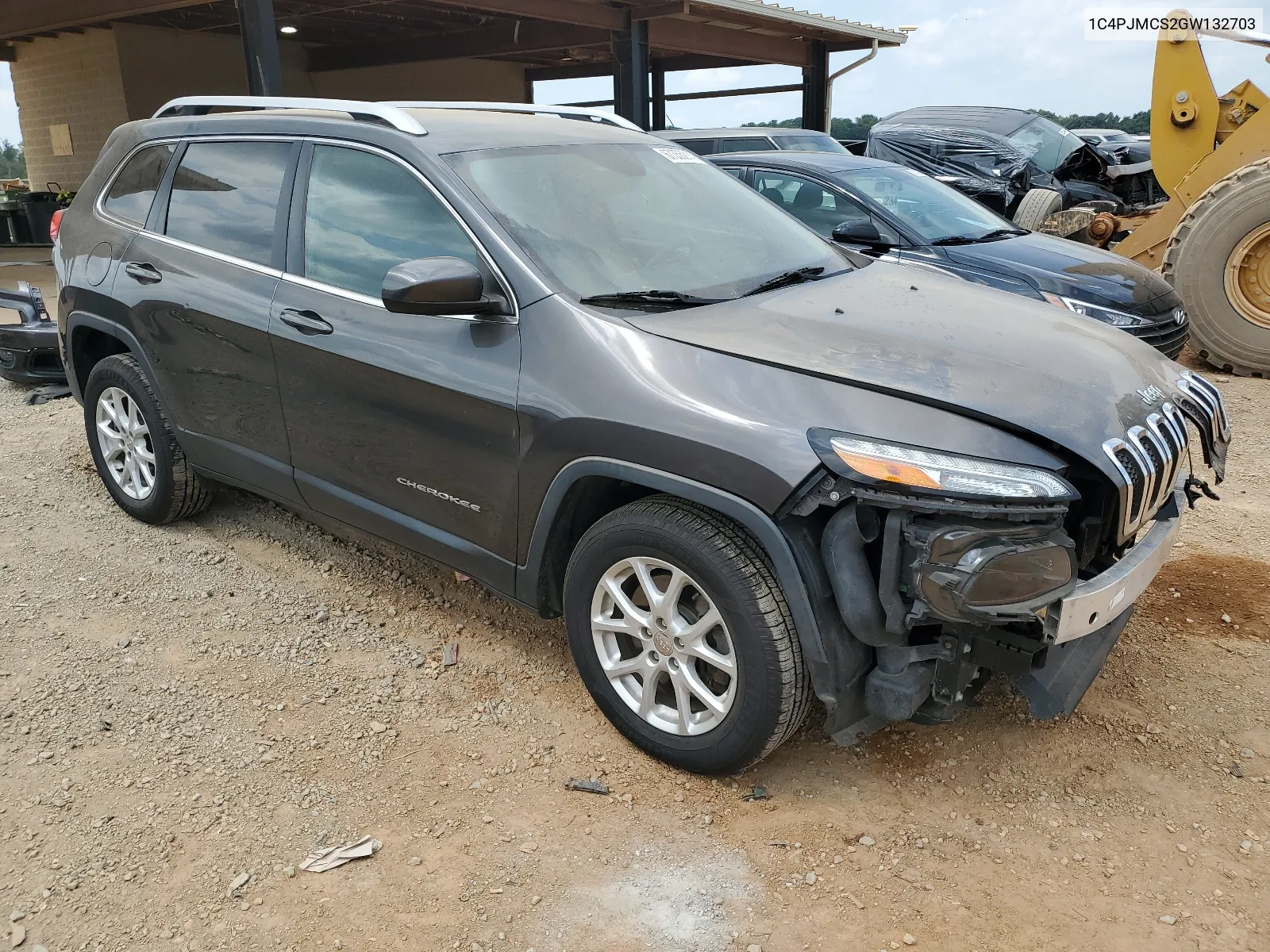 2016 Jeep Cherokee Latitude VIN: 1C4PJMCS2GW132703 Lot: 67355214