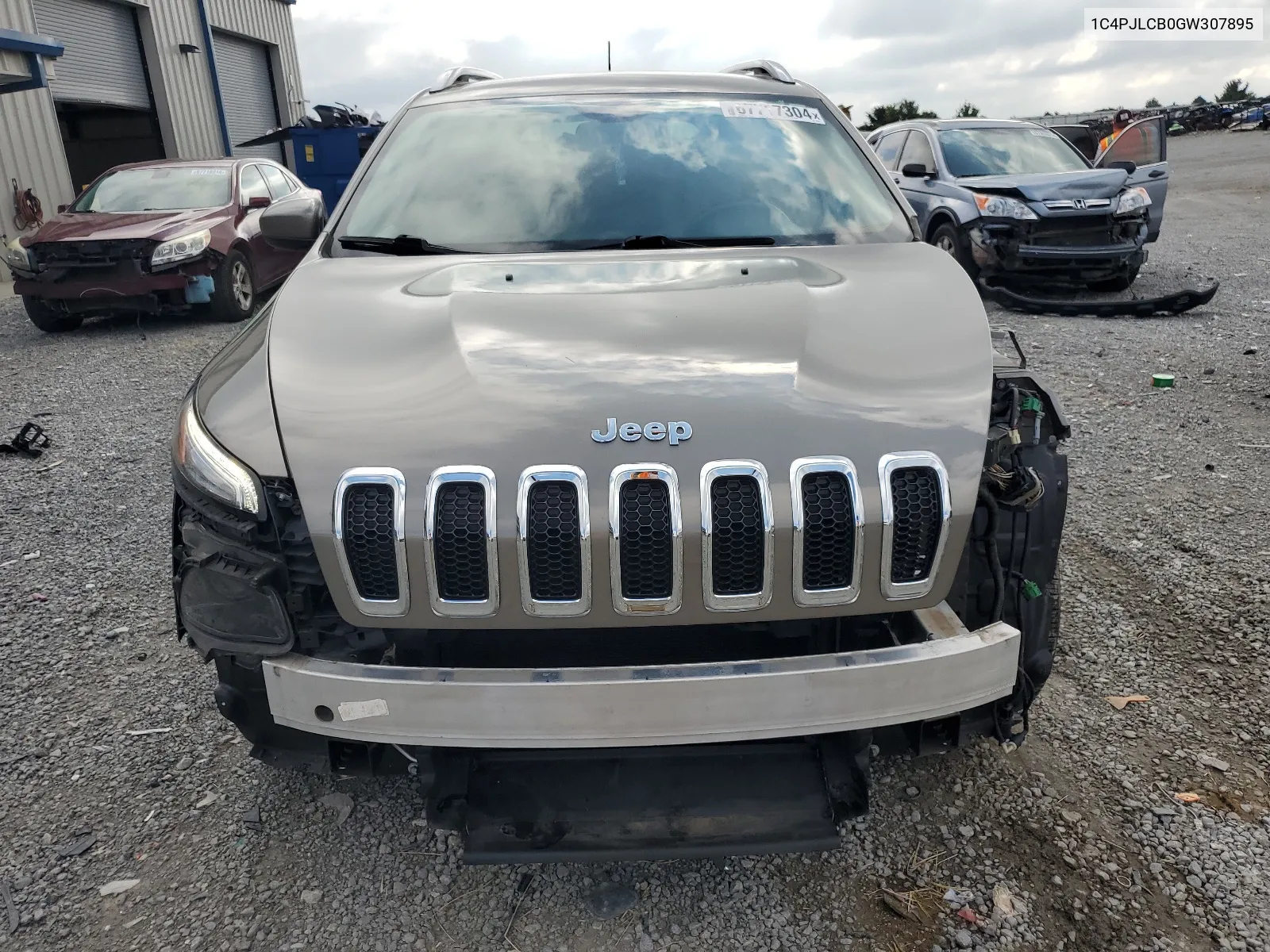 1C4PJLCB0GW307895 2016 Jeep Cherokee Latitude