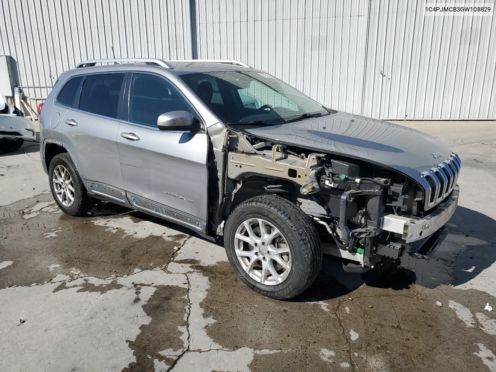 1C4PJMCB3GW108829 2016 Jeep Cherokee Latitude