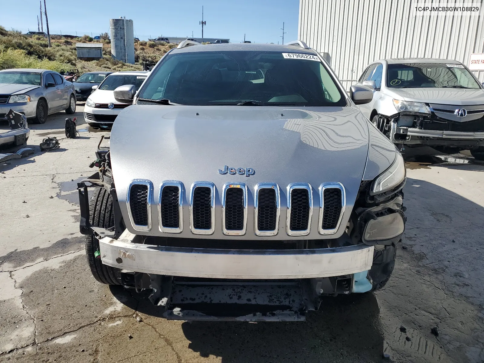 1C4PJMCB3GW108829 2016 Jeep Cherokee Latitude