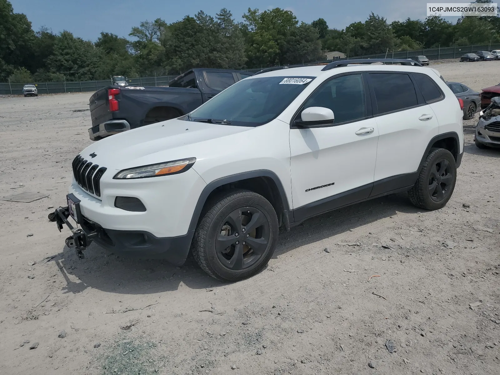 2016 Jeep Cherokee Latitude VIN: 1C4PJMCS2GW163093 Lot: 68016064