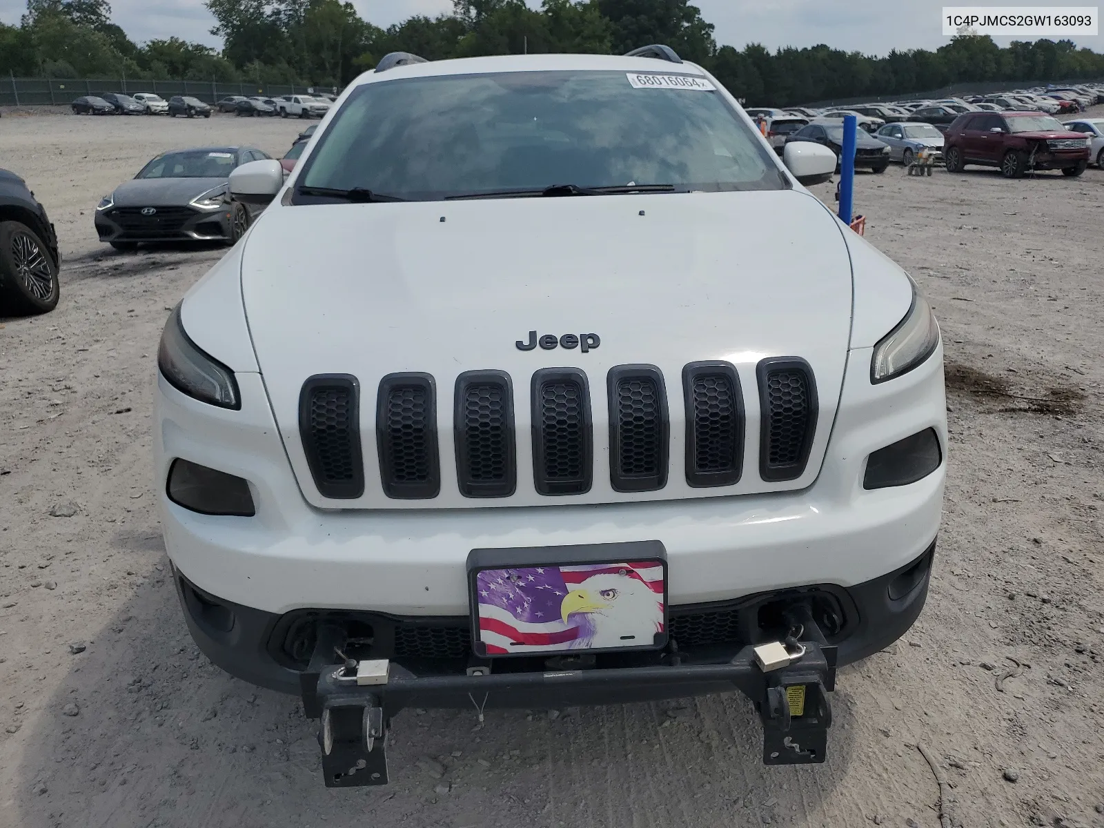 2016 Jeep Cherokee Latitude VIN: 1C4PJMCS2GW163093 Lot: 68016064