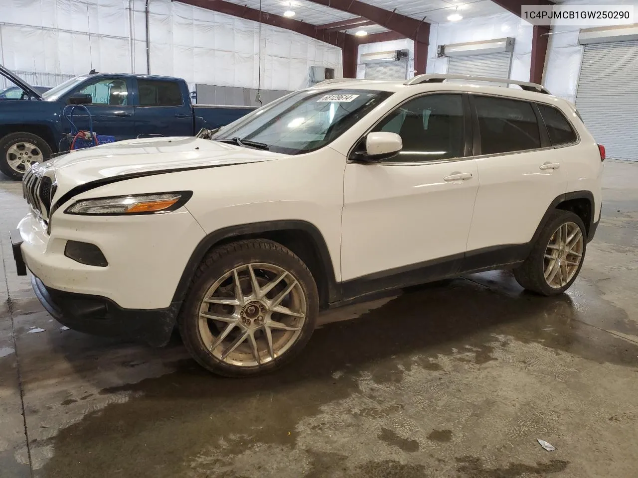 2016 Jeep Cherokee Latitude VIN: 1C4PJMCB1GW250290 Lot: 68129614