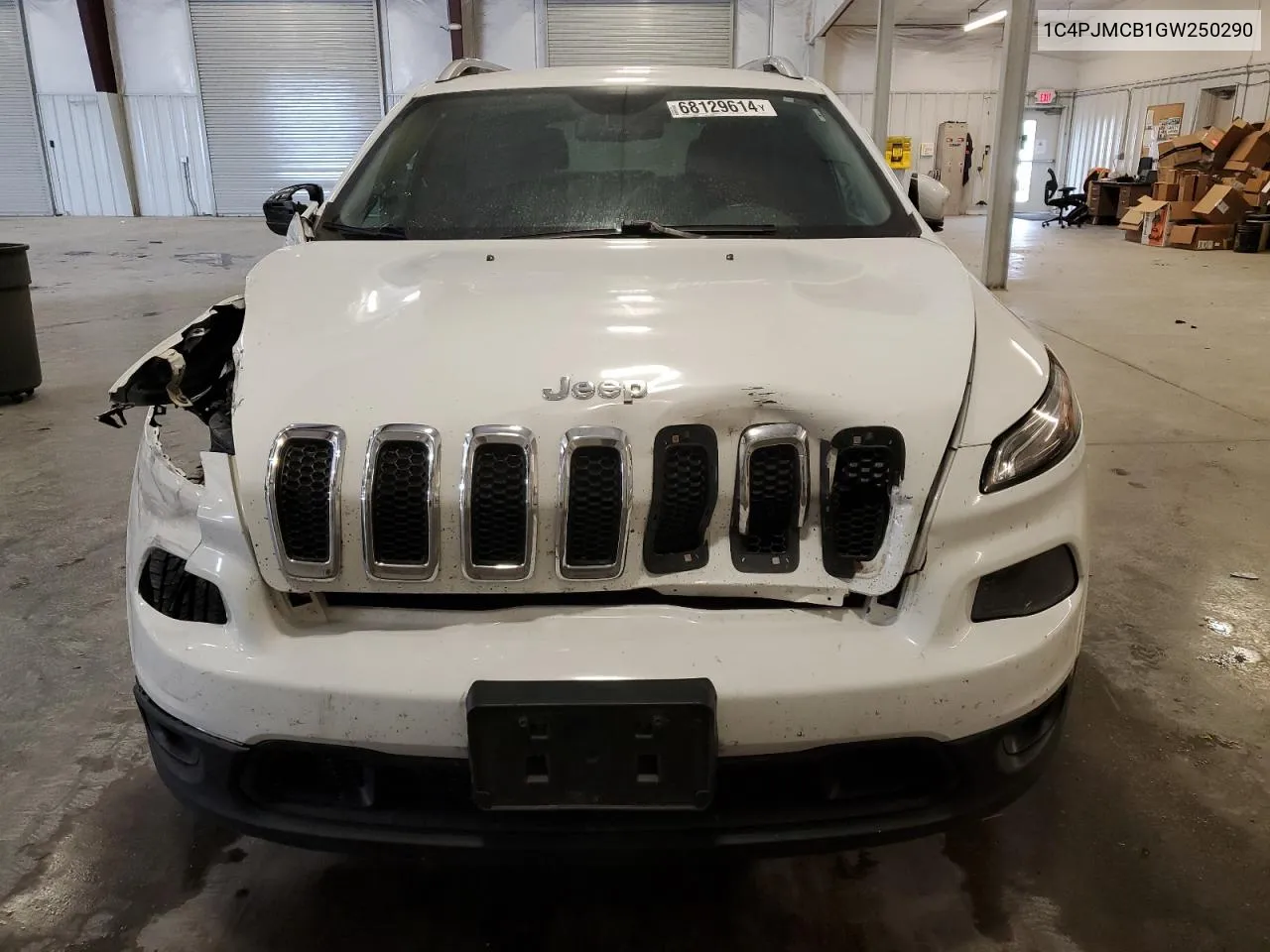 2016 Jeep Cherokee Latitude VIN: 1C4PJMCB1GW250290 Lot: 68129614