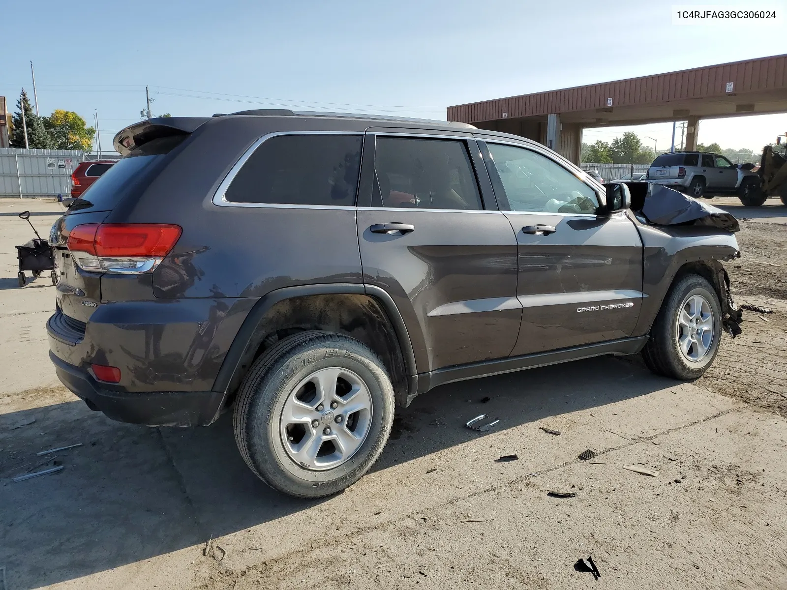 1C4RJFAG3GC306024 2016 Jeep Grand Cherokee Laredo