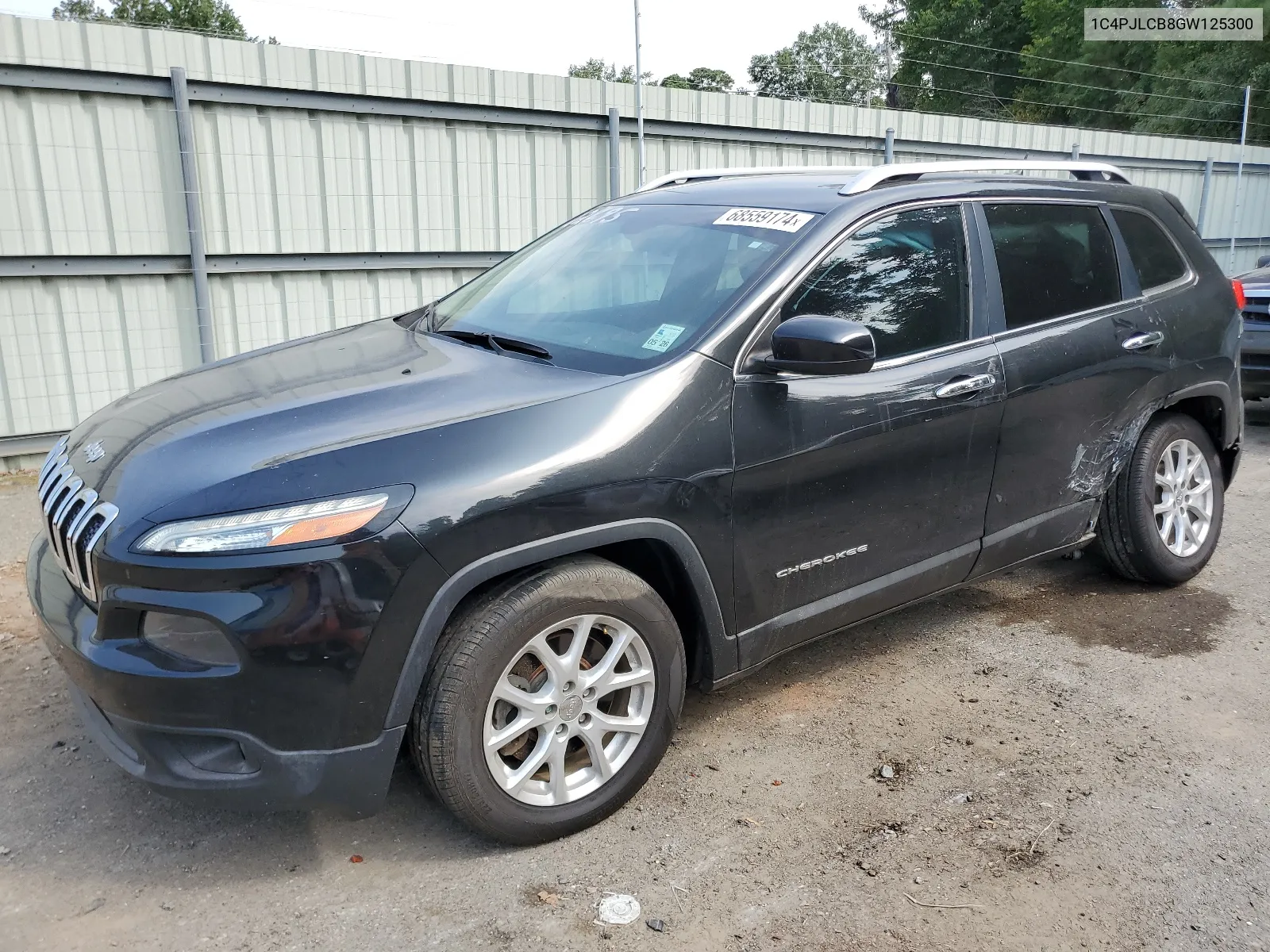 2016 Jeep Cherokee Latitude VIN: 1C4PJLCB8GW125300 Lot: 68559174