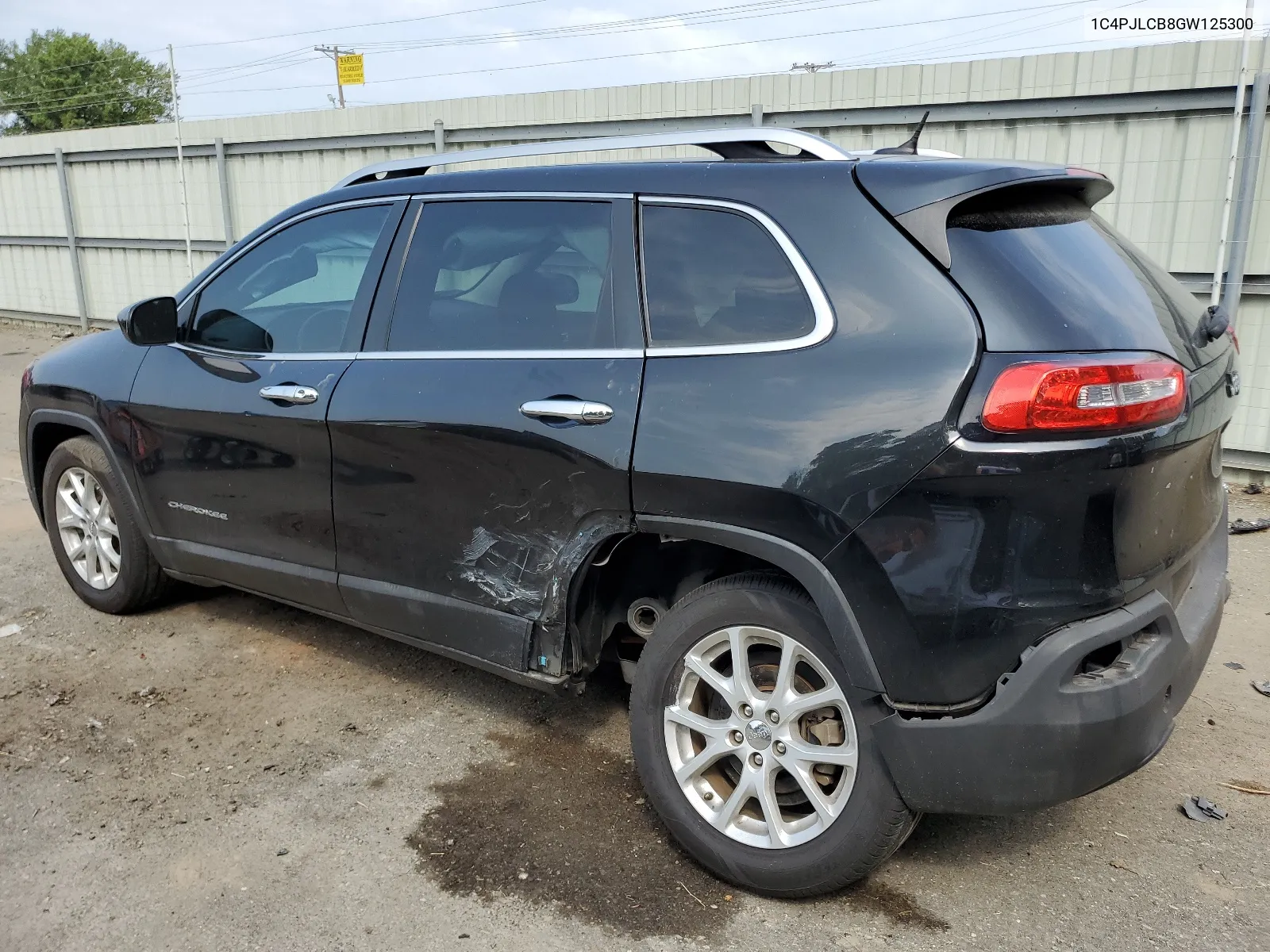 1C4PJLCB8GW125300 2016 Jeep Cherokee Latitude