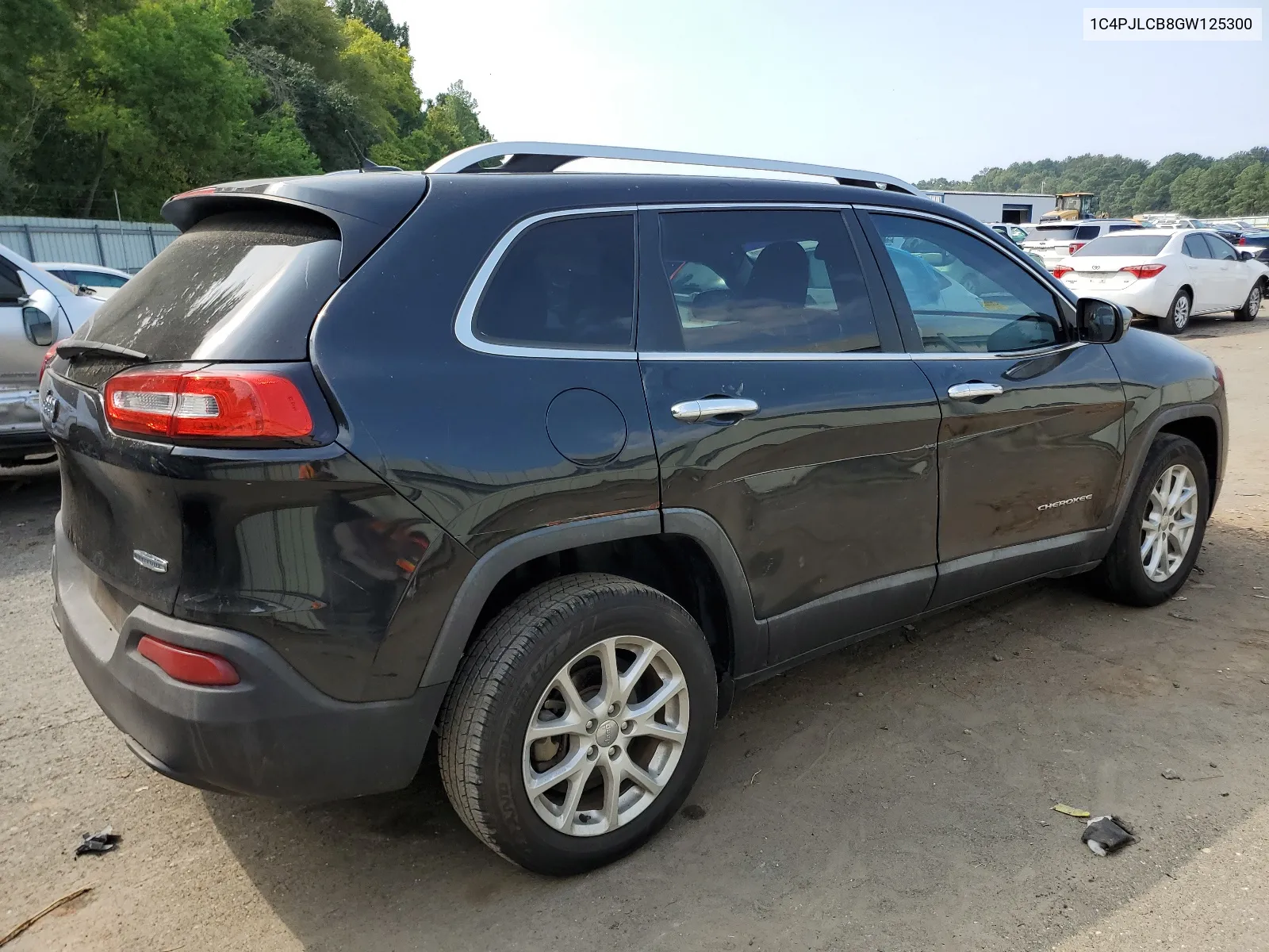 2016 Jeep Cherokee Latitude VIN: 1C4PJLCB8GW125300 Lot: 68559174