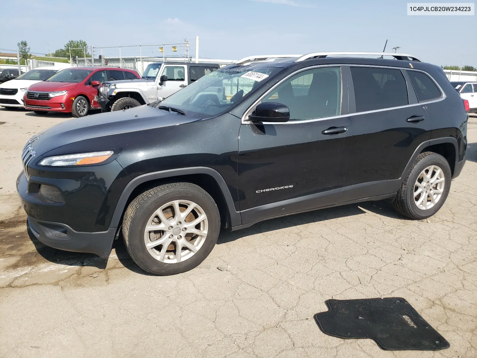 2016 Jeep Cherokee Latitude VIN: 1C4PJLCB2GW234223 Lot: 68651144