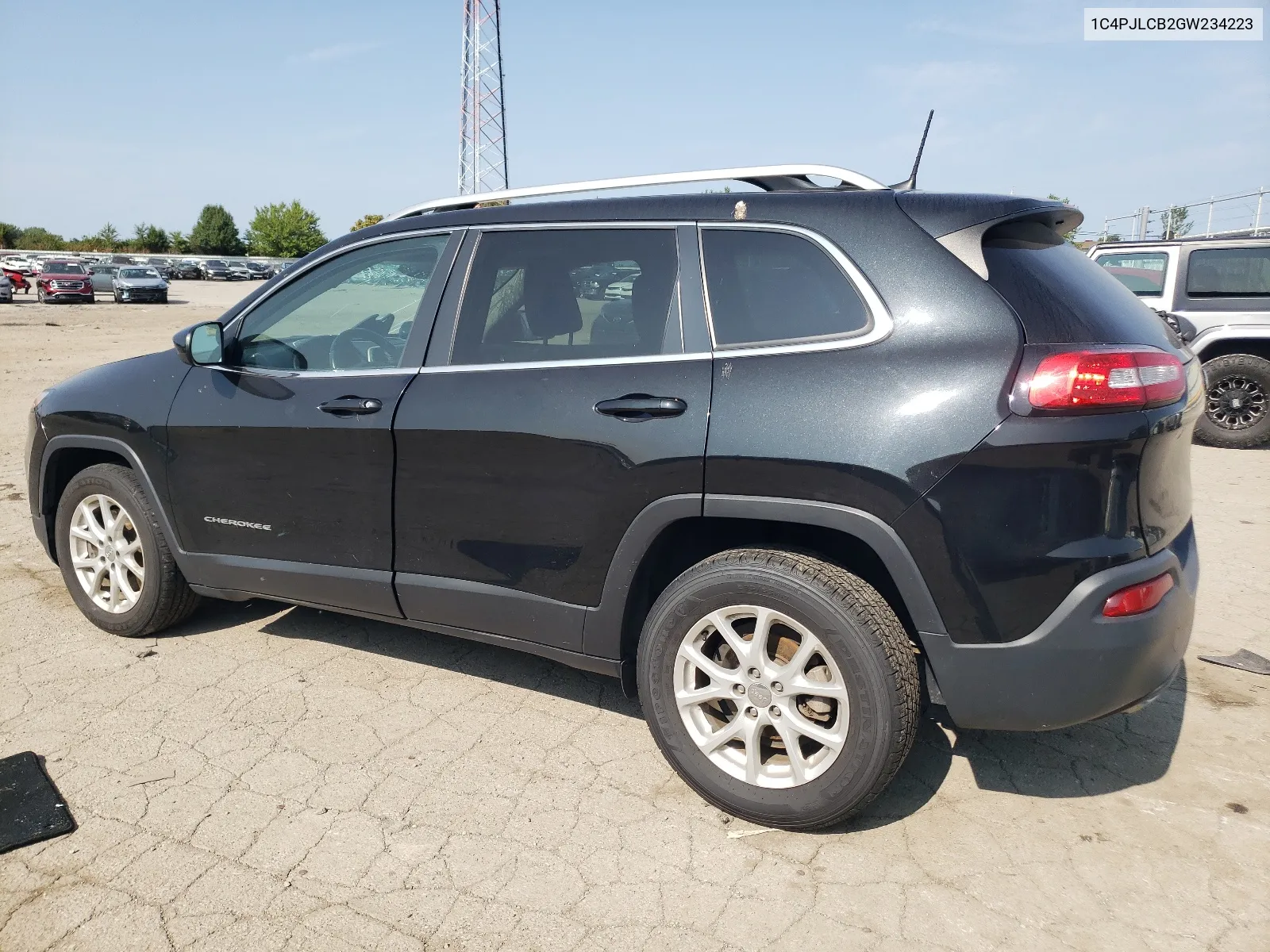 2016 Jeep Cherokee Latitude VIN: 1C4PJLCB2GW234223 Lot: 68651144