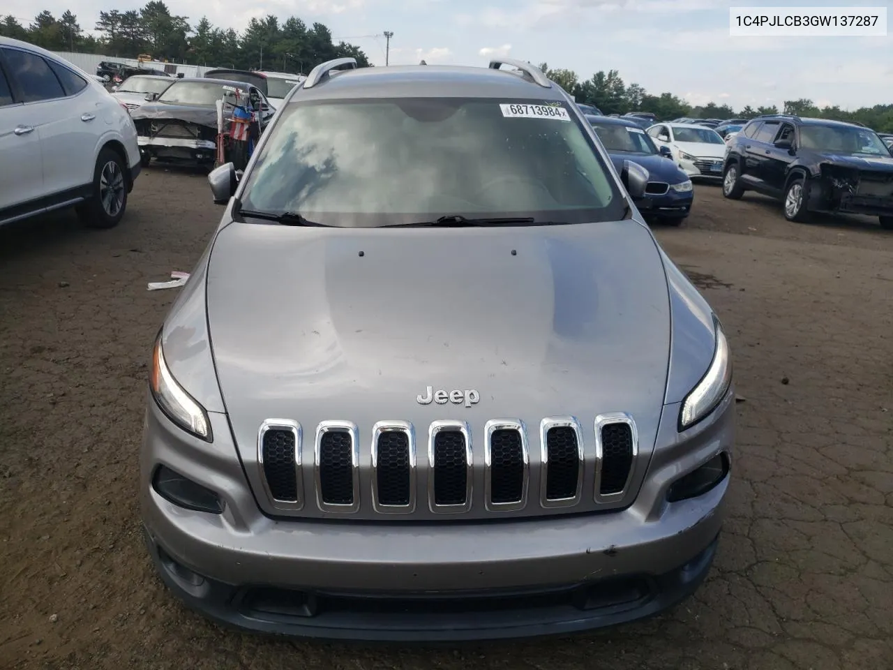 2016 Jeep Cherokee Latitude VIN: 1C4PJLCB3GW137287 Lot: 68713984