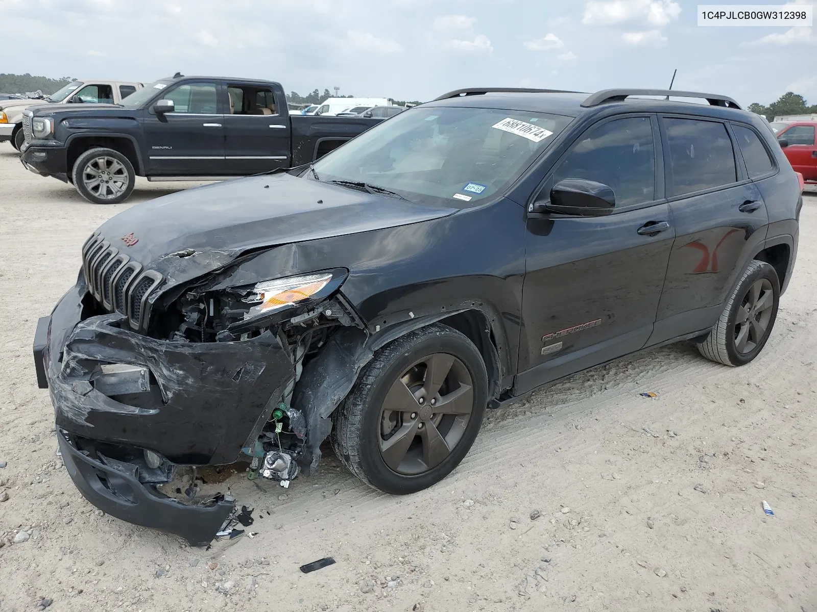 1C4PJLCB0GW312398 2016 Jeep Cherokee Latitude