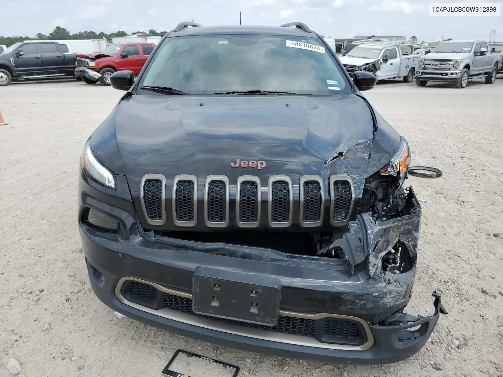 1C4PJLCB0GW312398 2016 Jeep Cherokee Latitude