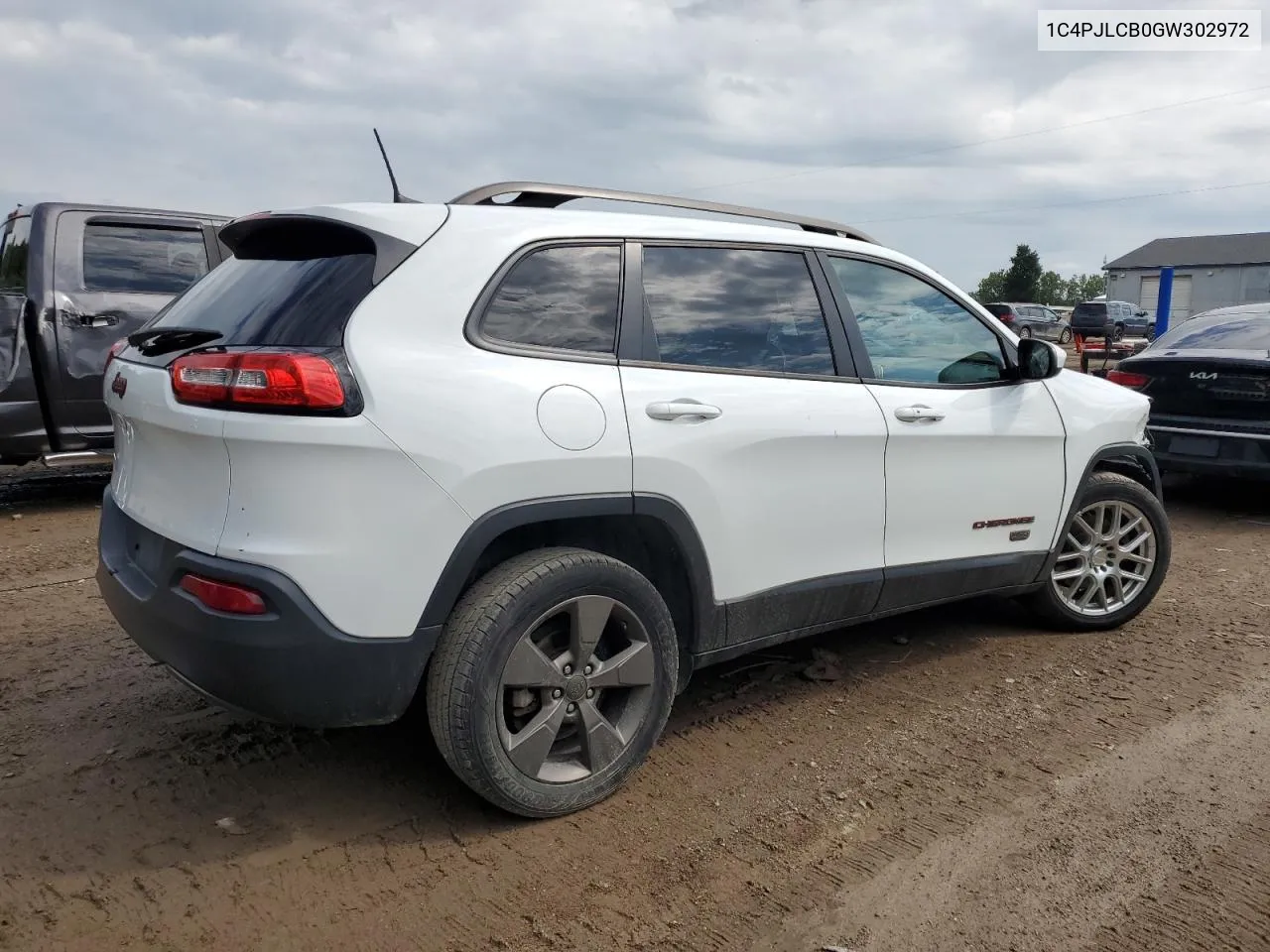 2016 Jeep Cherokee Latitude VIN: 1C4PJLCB0GW302972 Lot: 68867614