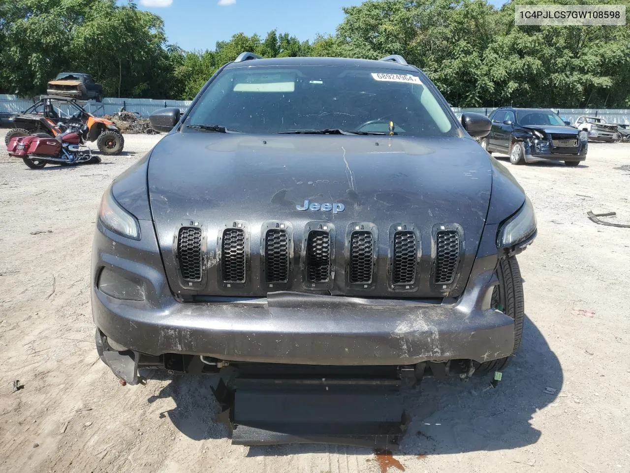 2016 Jeep Cherokee Latitude VIN: 1C4PJLCS7GW108598 Lot: 68924964