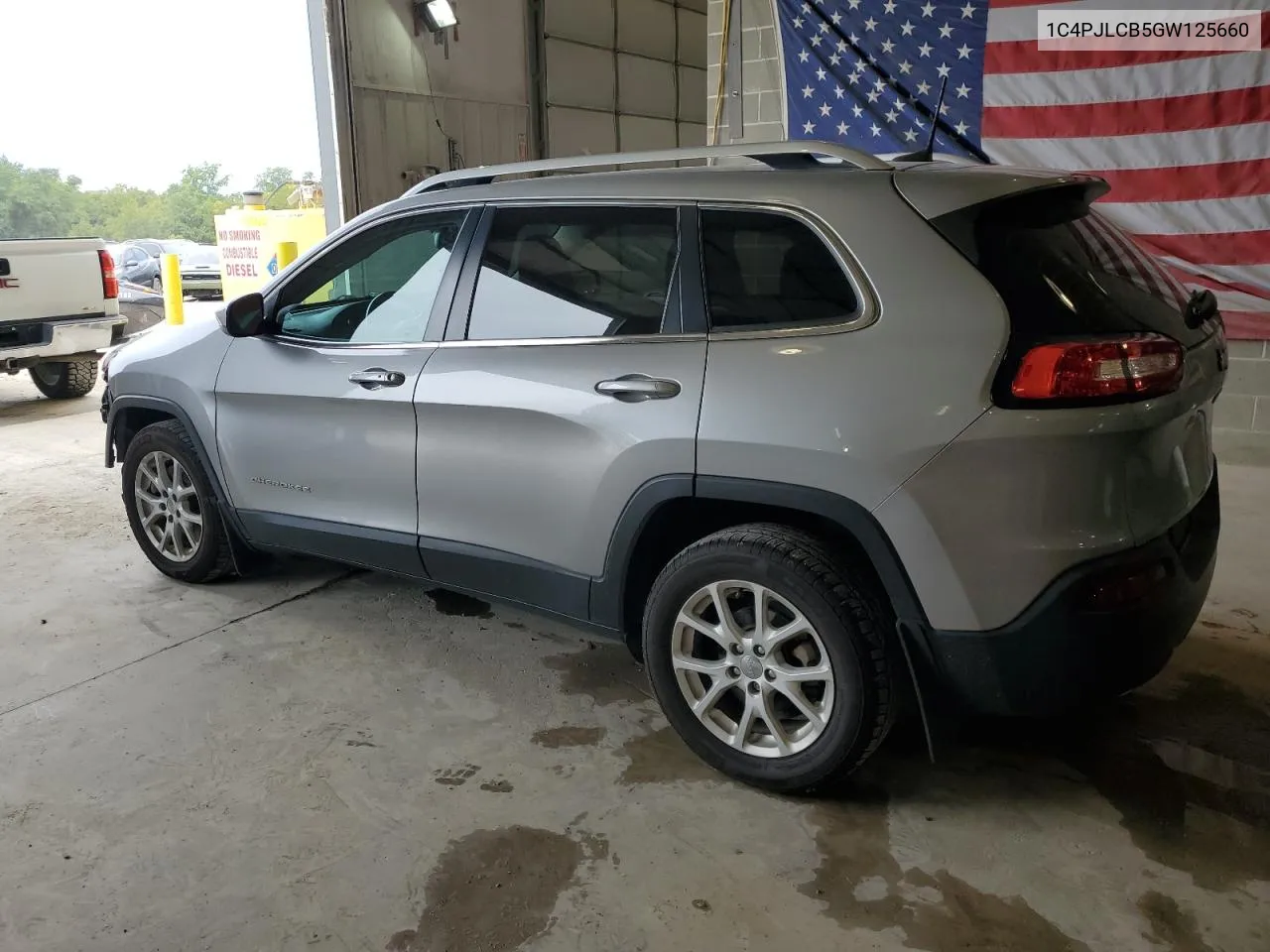 2016 Jeep Cherokee Latitude VIN: 1C4PJLCB5GW125660 Lot: 69505024