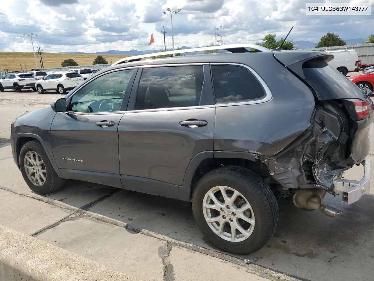 2016 Jeep Cherokee Latitude VIN: 1C4PJLCB6GW143777 Lot: 69661434