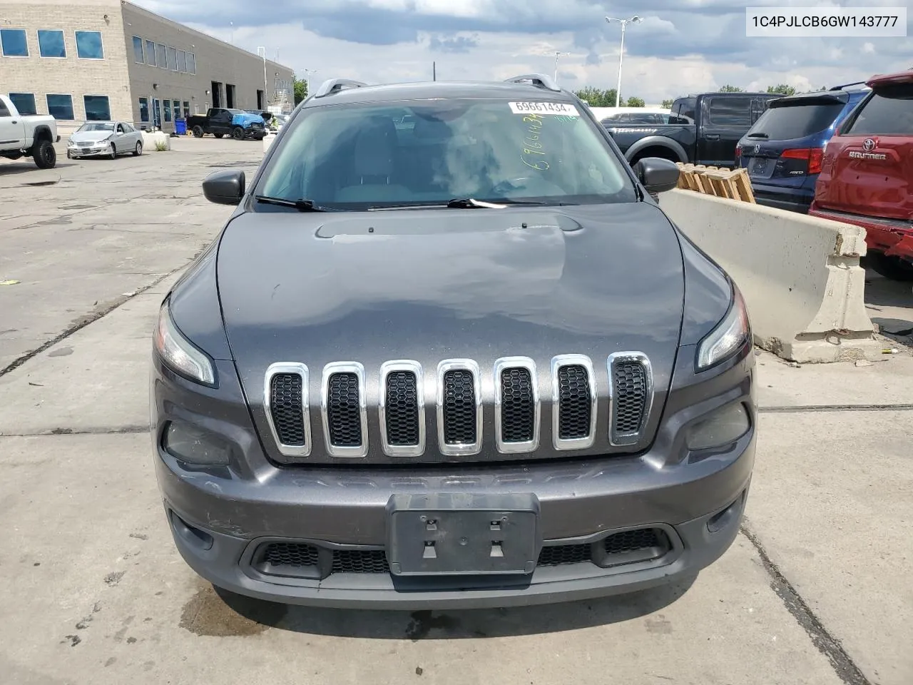 2016 Jeep Cherokee Latitude VIN: 1C4PJLCB6GW143777 Lot: 69661434