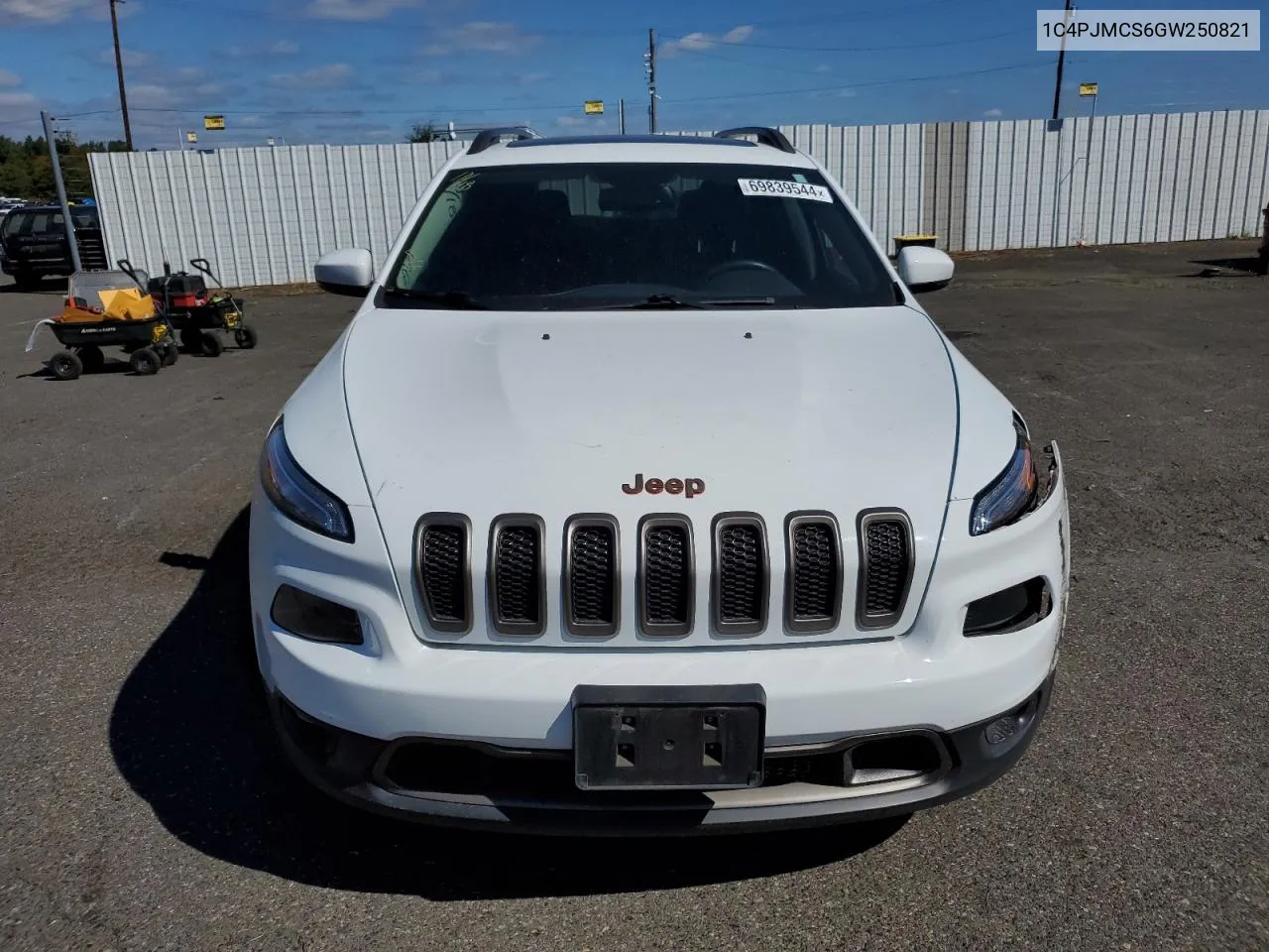 2016 Jeep Cherokee Latitude VIN: 1C4PJMCS6GW250821 Lot: 69839544