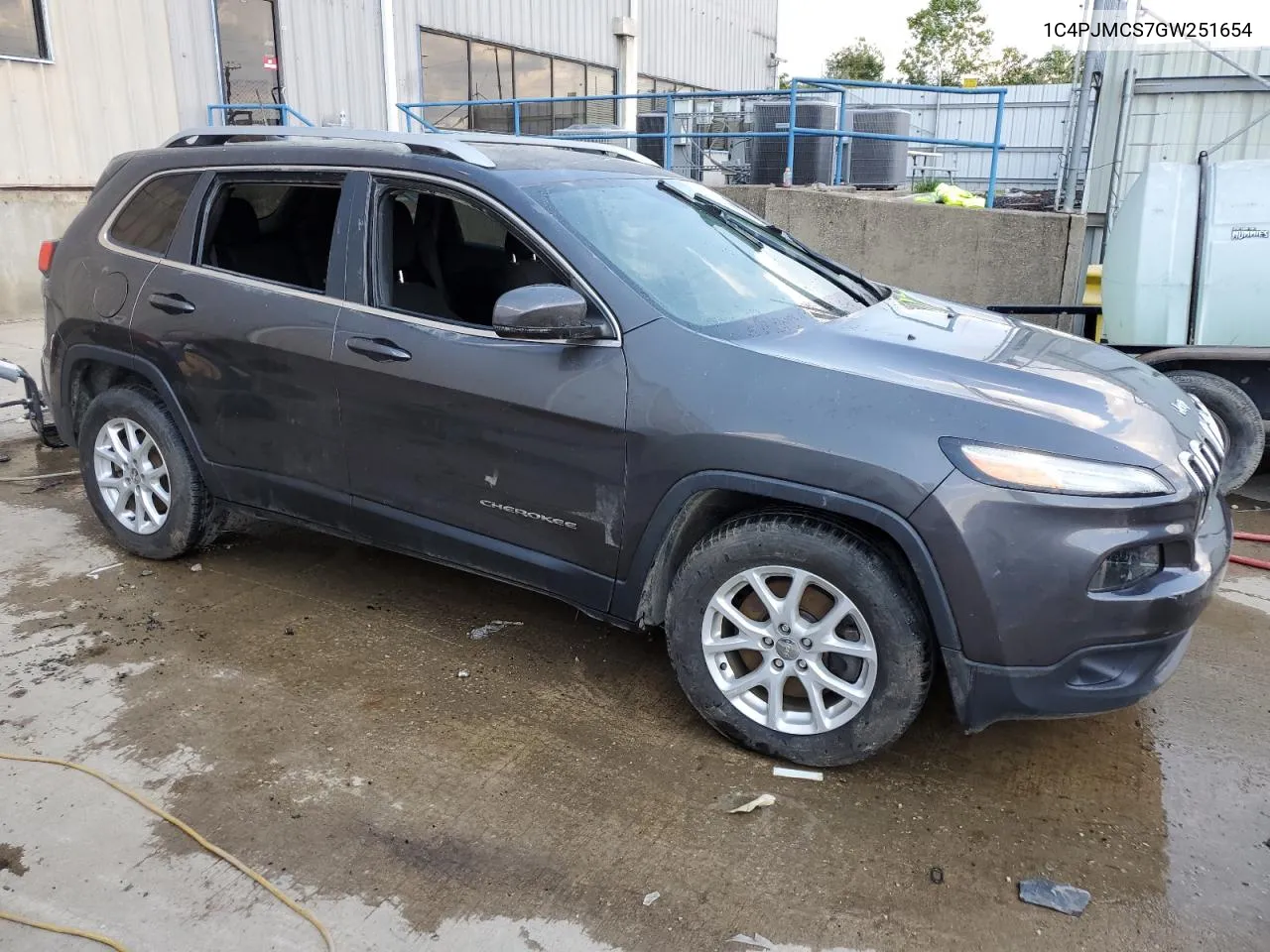 2016 Jeep Cherokee Latitude VIN: 1C4PJMCS7GW251654 Lot: 69945944