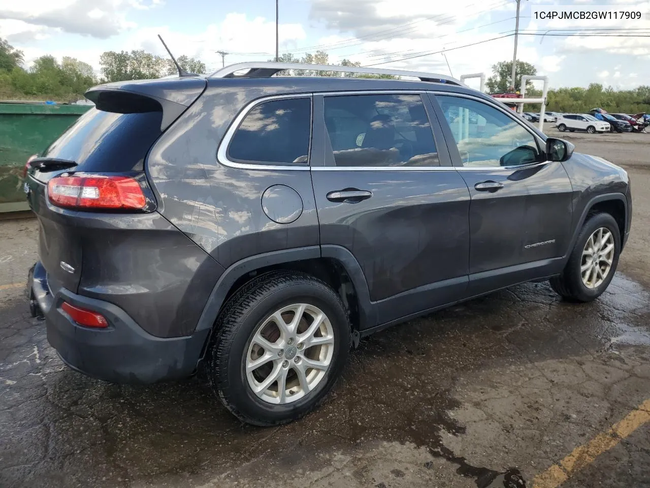 2016 Jeep Cherokee Latitude VIN: 1C4PJMCB2GW117909 Lot: 70270474